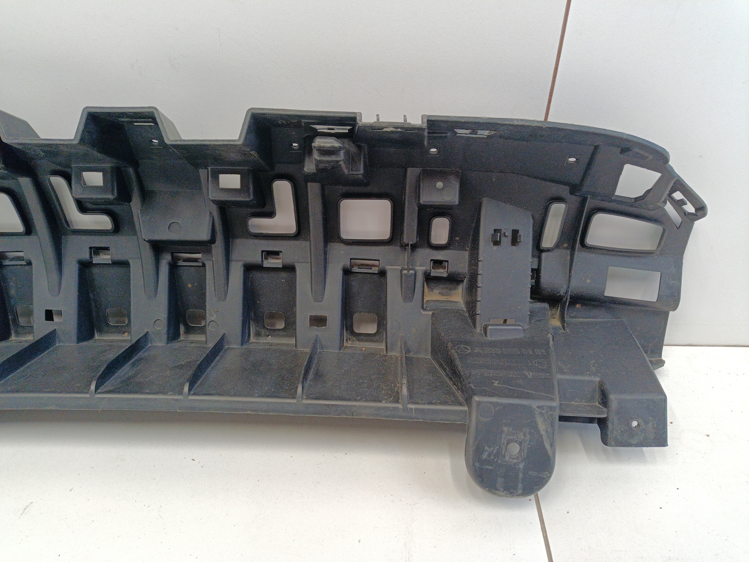 Кронштейн заднего бампера центральный Mercedes Benz E-Classe C238 AMG Coupe