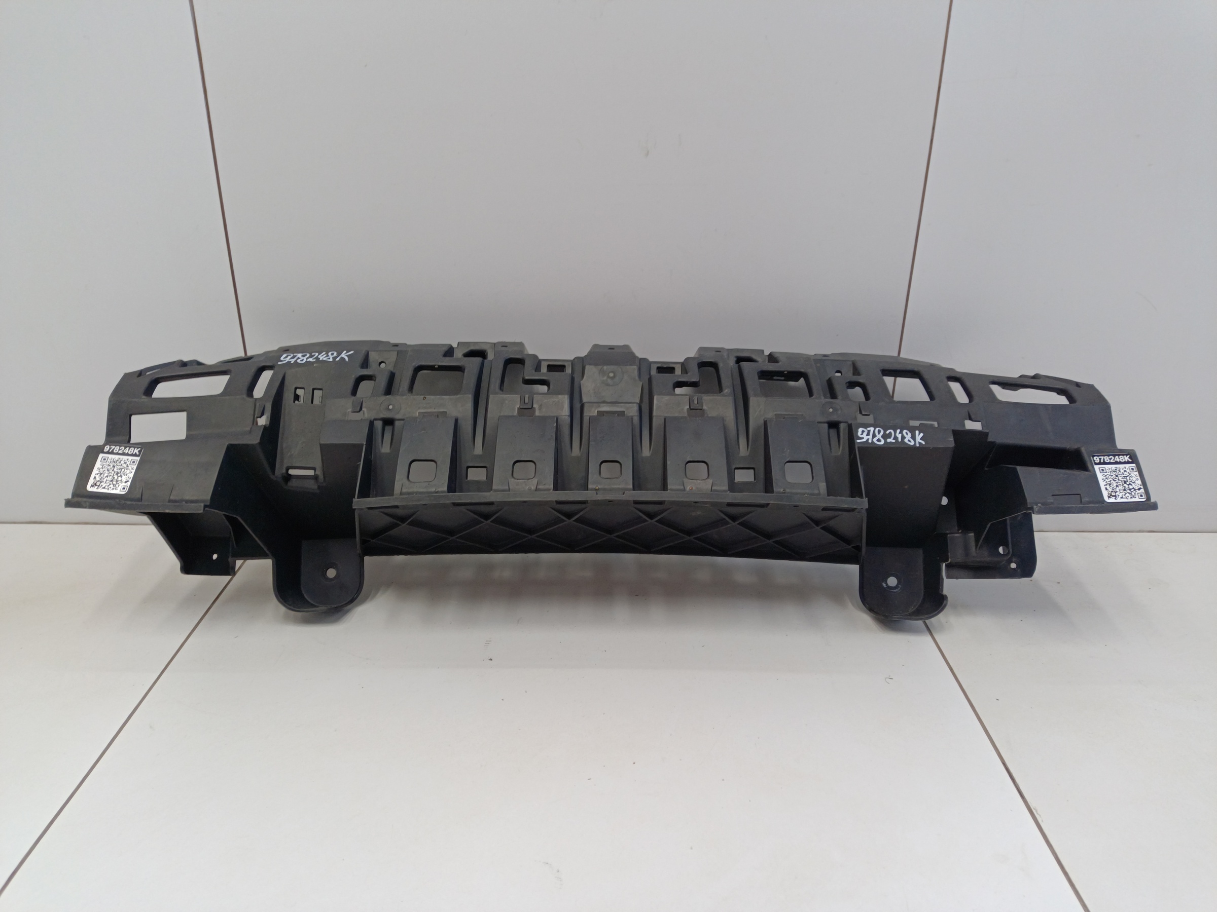 Кронштейн заднего бампера центральный Mercedes Benz E-Classe C238 AMG Coupe