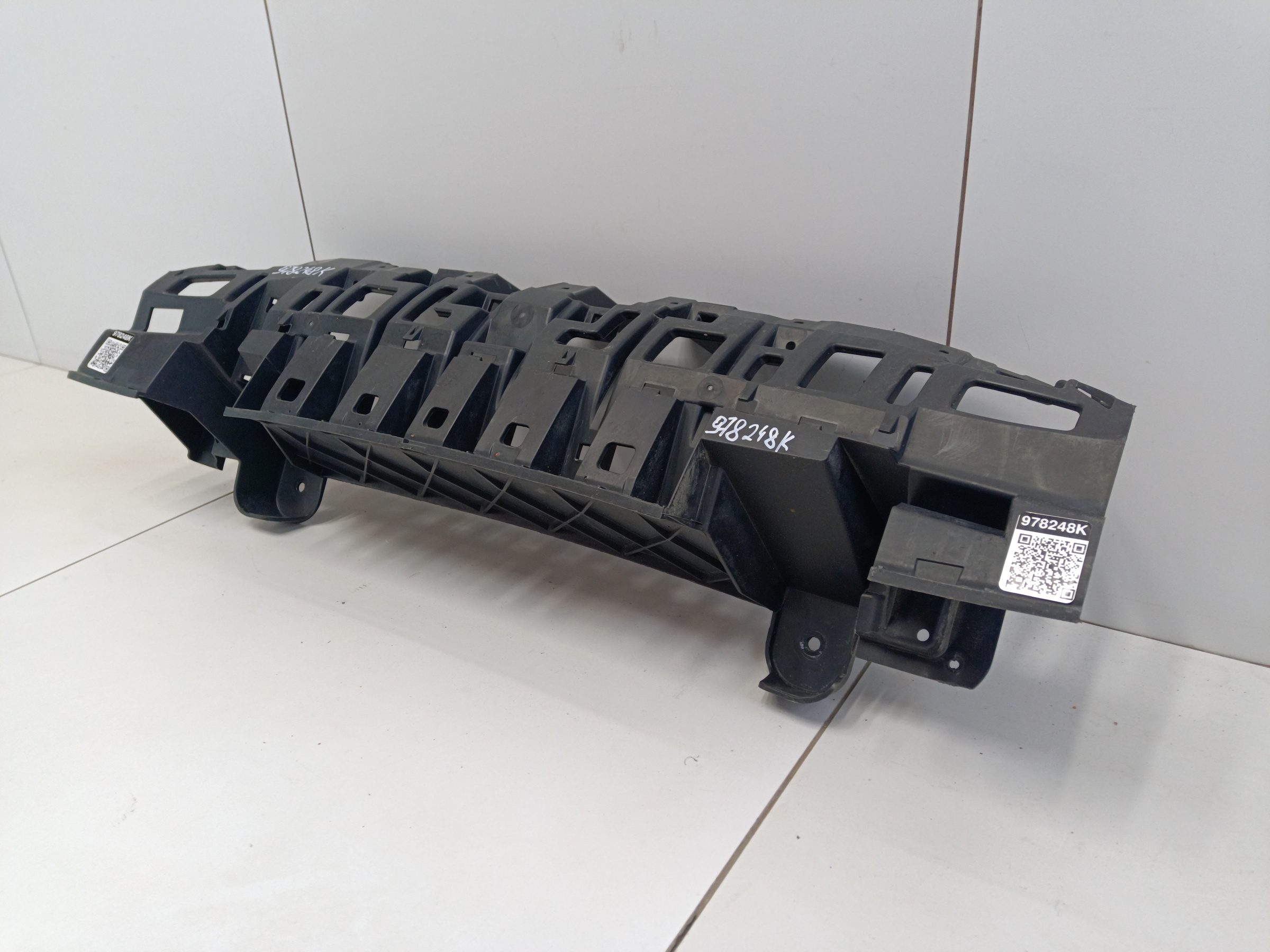 Кронштейн заднего бампера центральный Mercedes Benz E-Classe C238 AMG Coupe