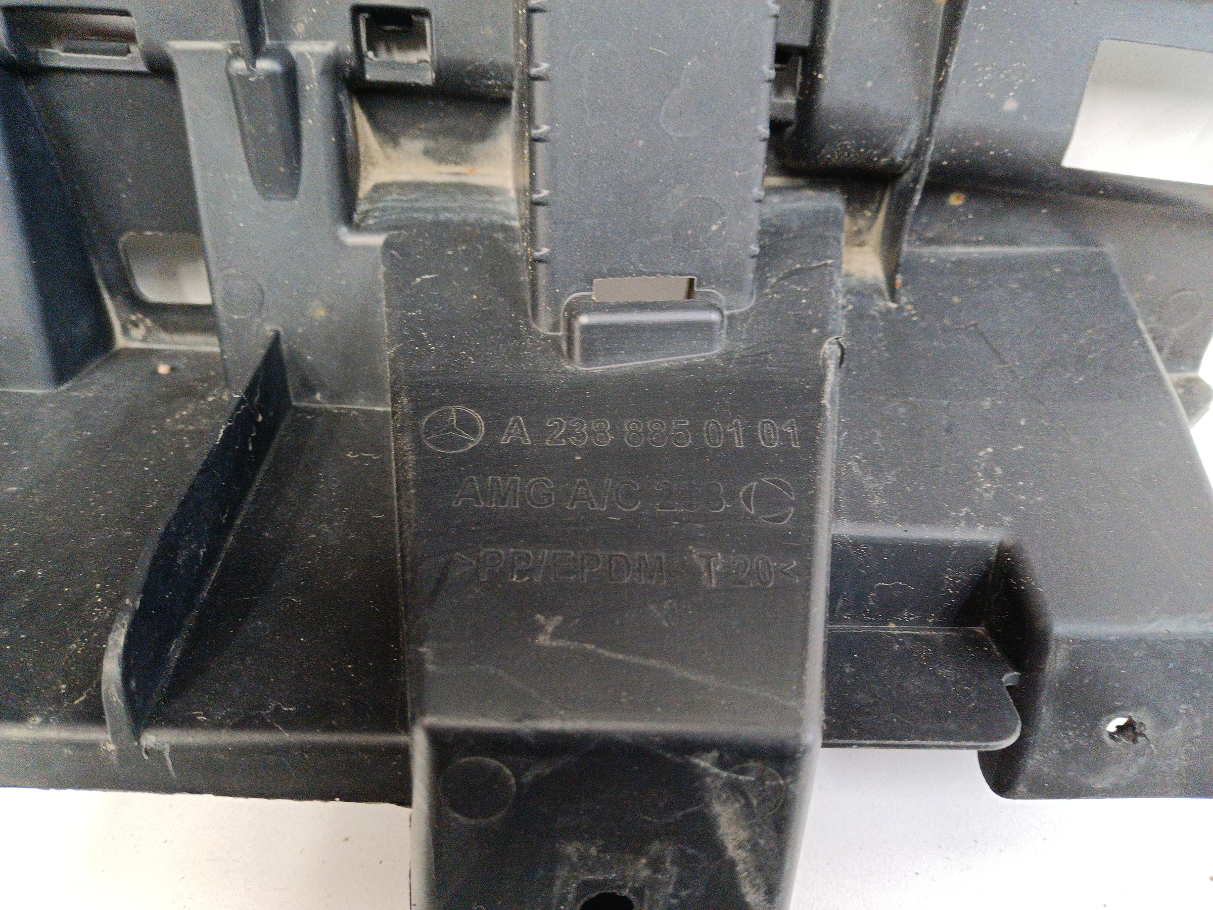 Кронштейн заднего бампера центральный Mercedes Benz E-Classe C238 AMG Coupe