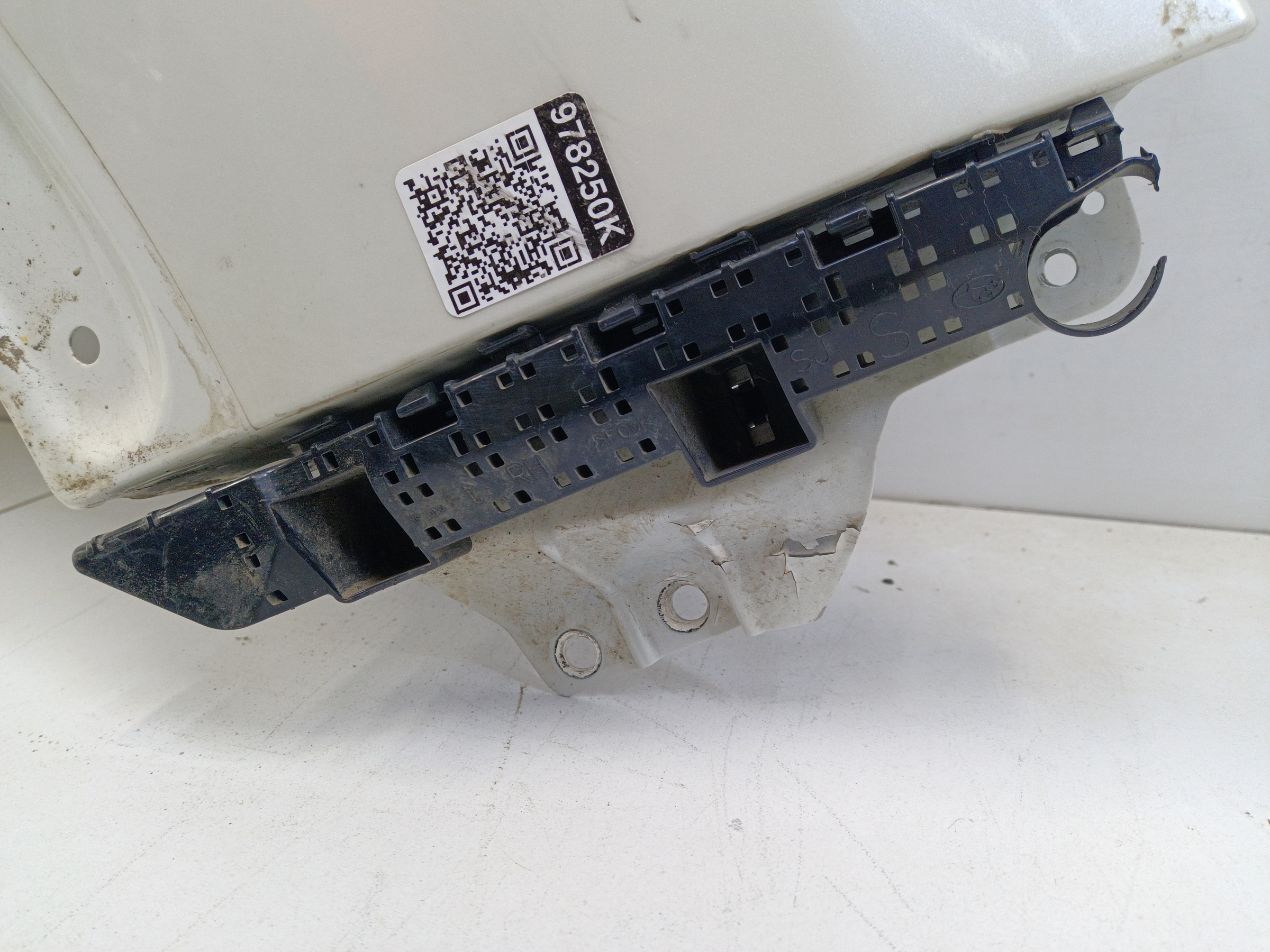 Крыло переднее правое Subaru Forester 5 SK