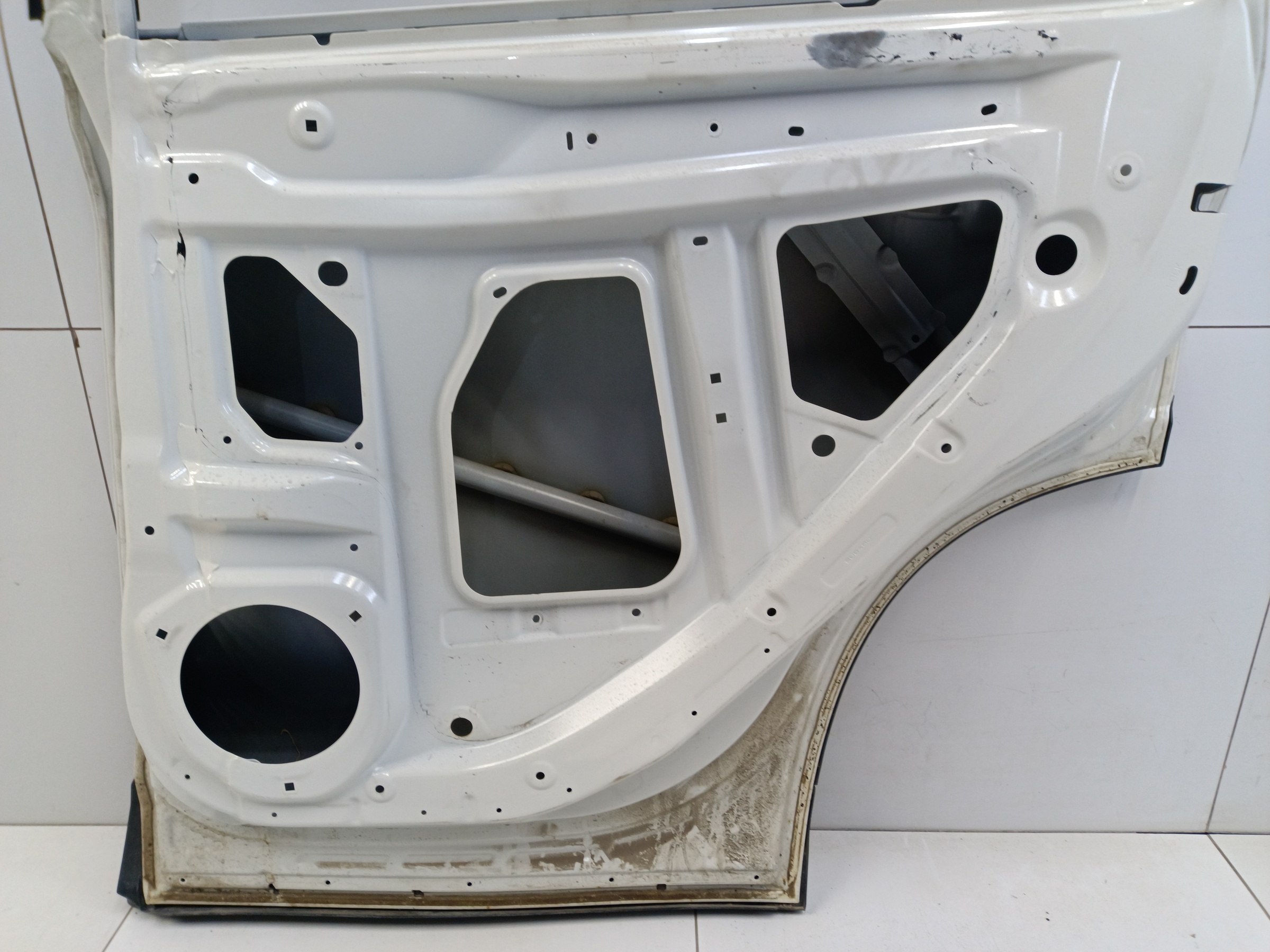 Дверь задняя правая Subaru Forester 5 SK