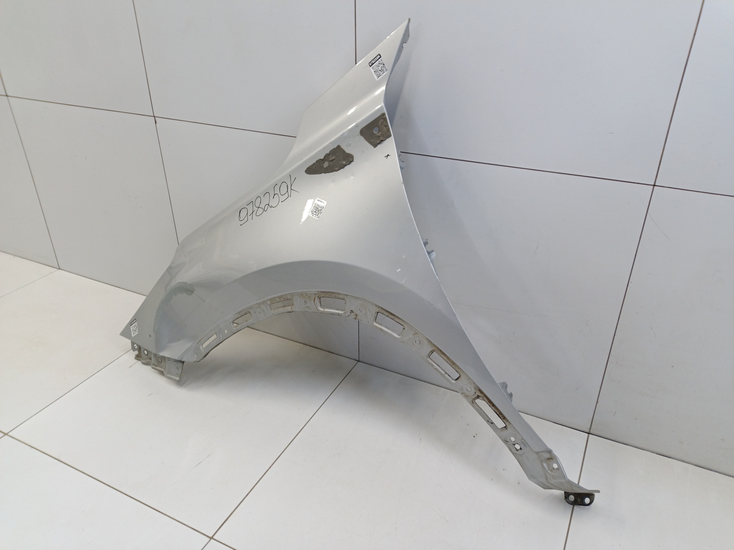 Крыло переднее левое Xcite X-Cross 8