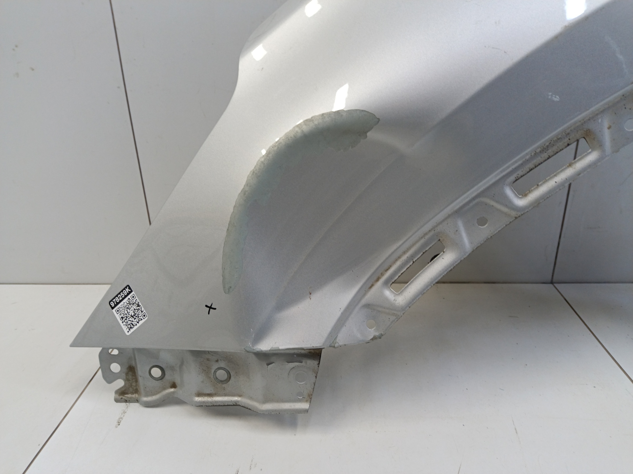 Крыло переднее левое Xcite X-Cross 8