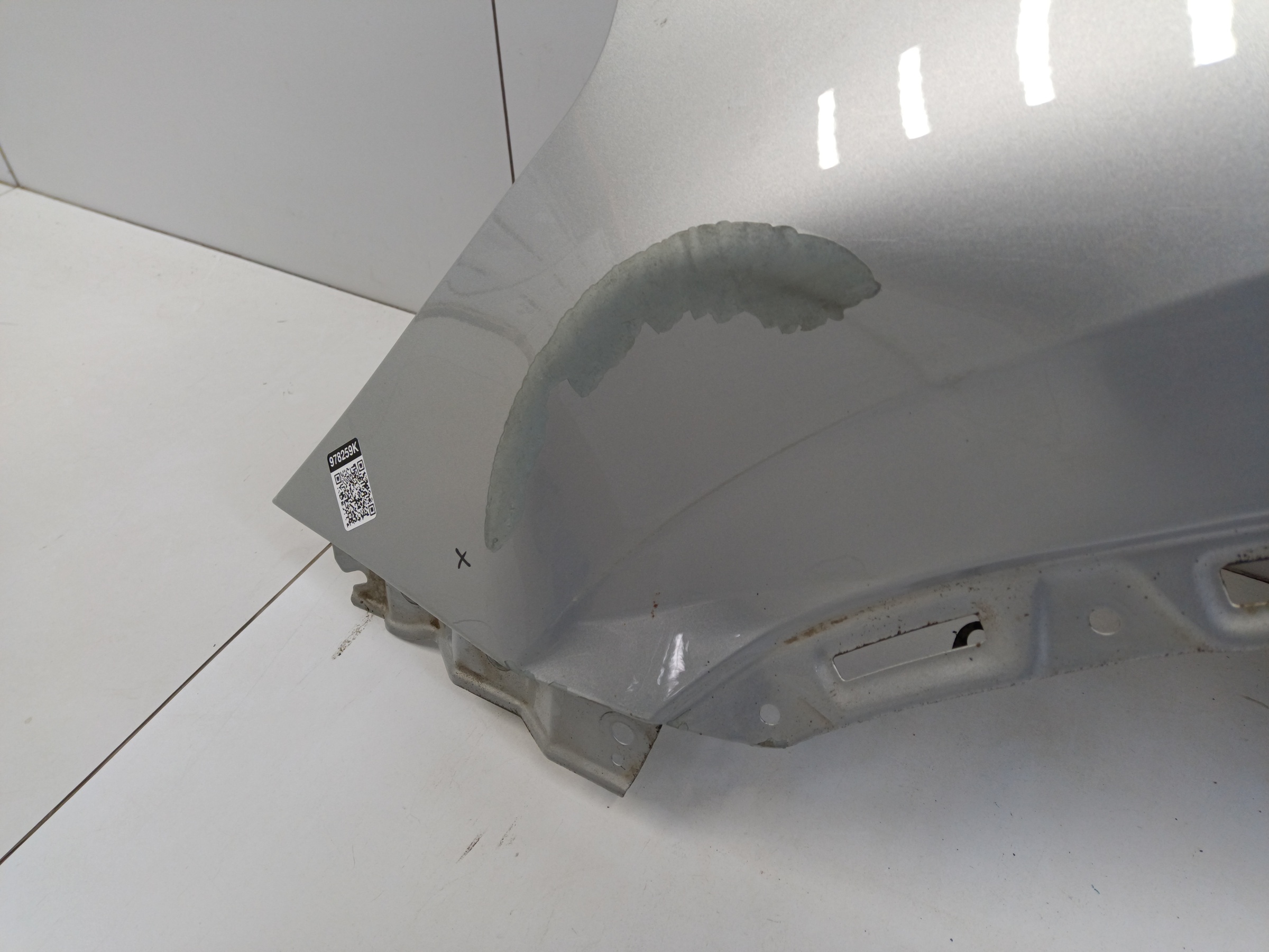 Крыло переднее левое Xcite X-Cross 8