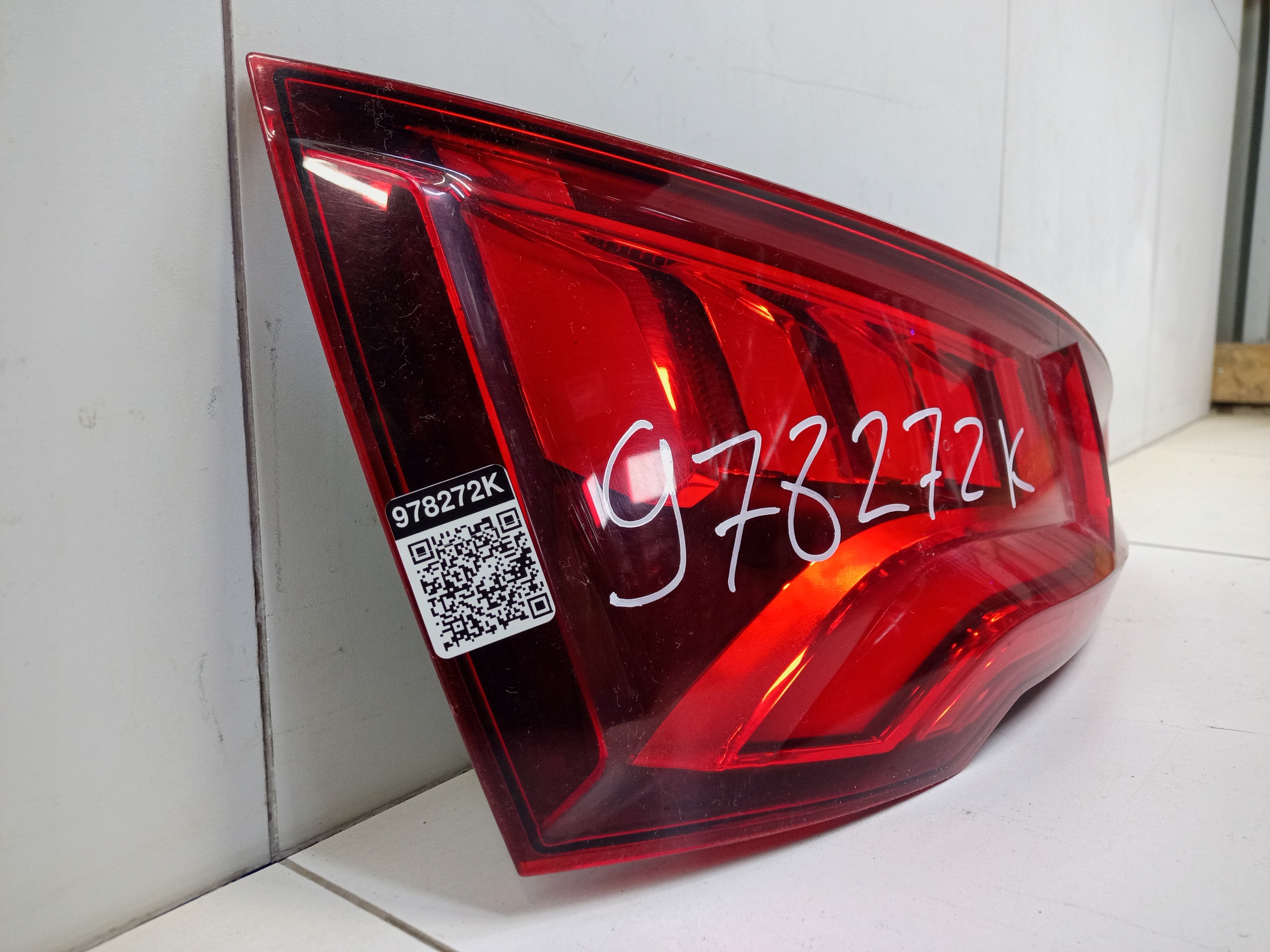 Фонарь задний левый внутренний Audi Q5 2 LED