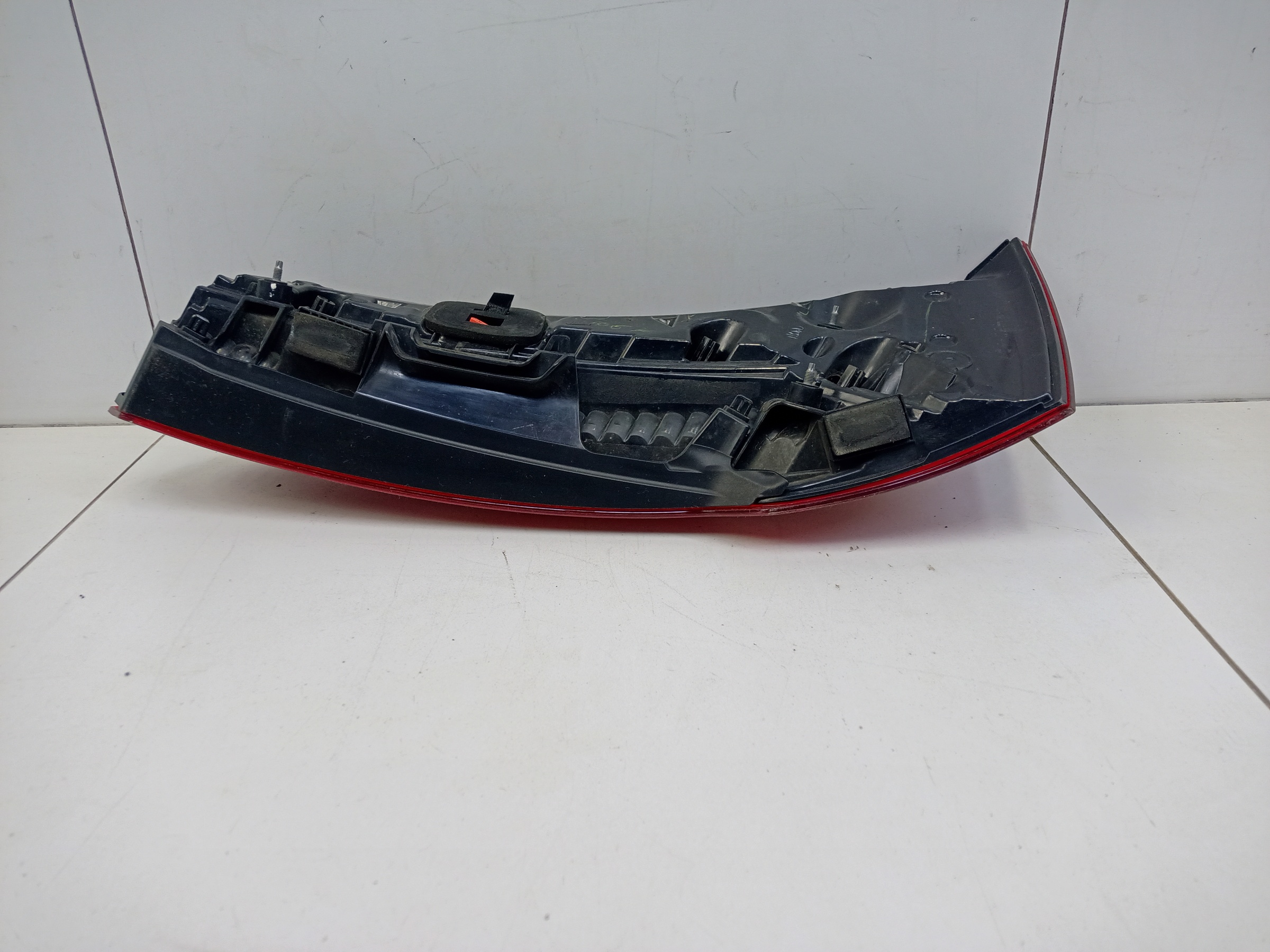 Фонарь задний левый внутренний Audi Q5 2 LED