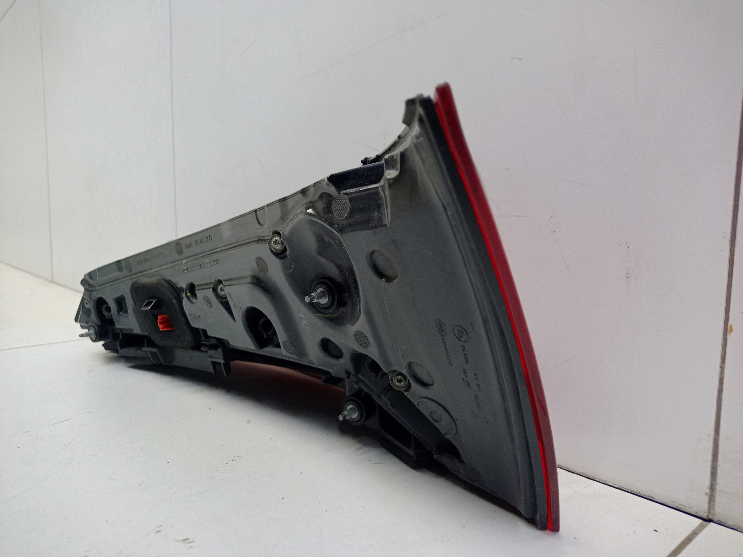 Фонарь задний левый внутренний Audi Q5 2 LED