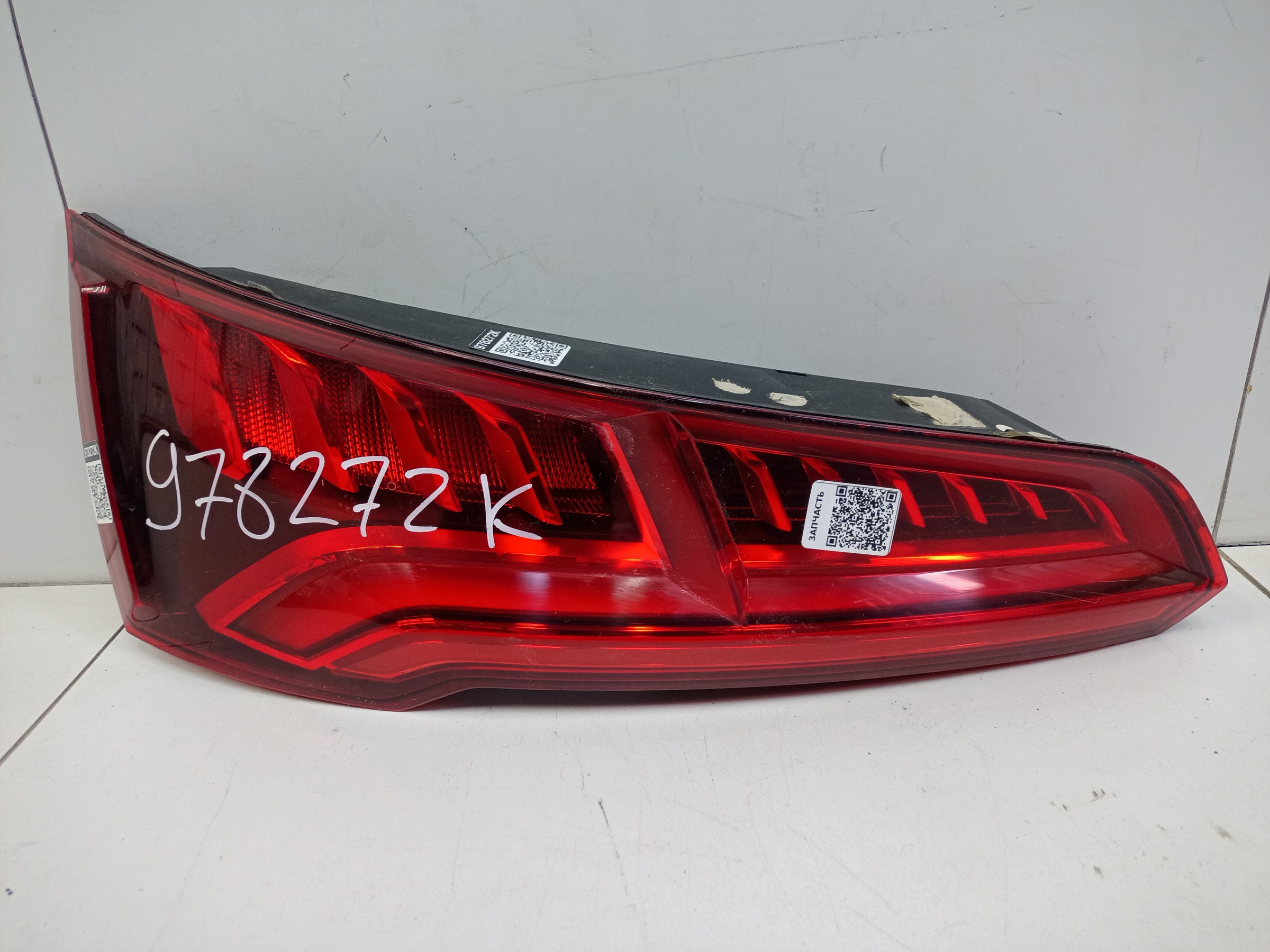 Фонарь задний левый внутренний Audi Q5 2 LED