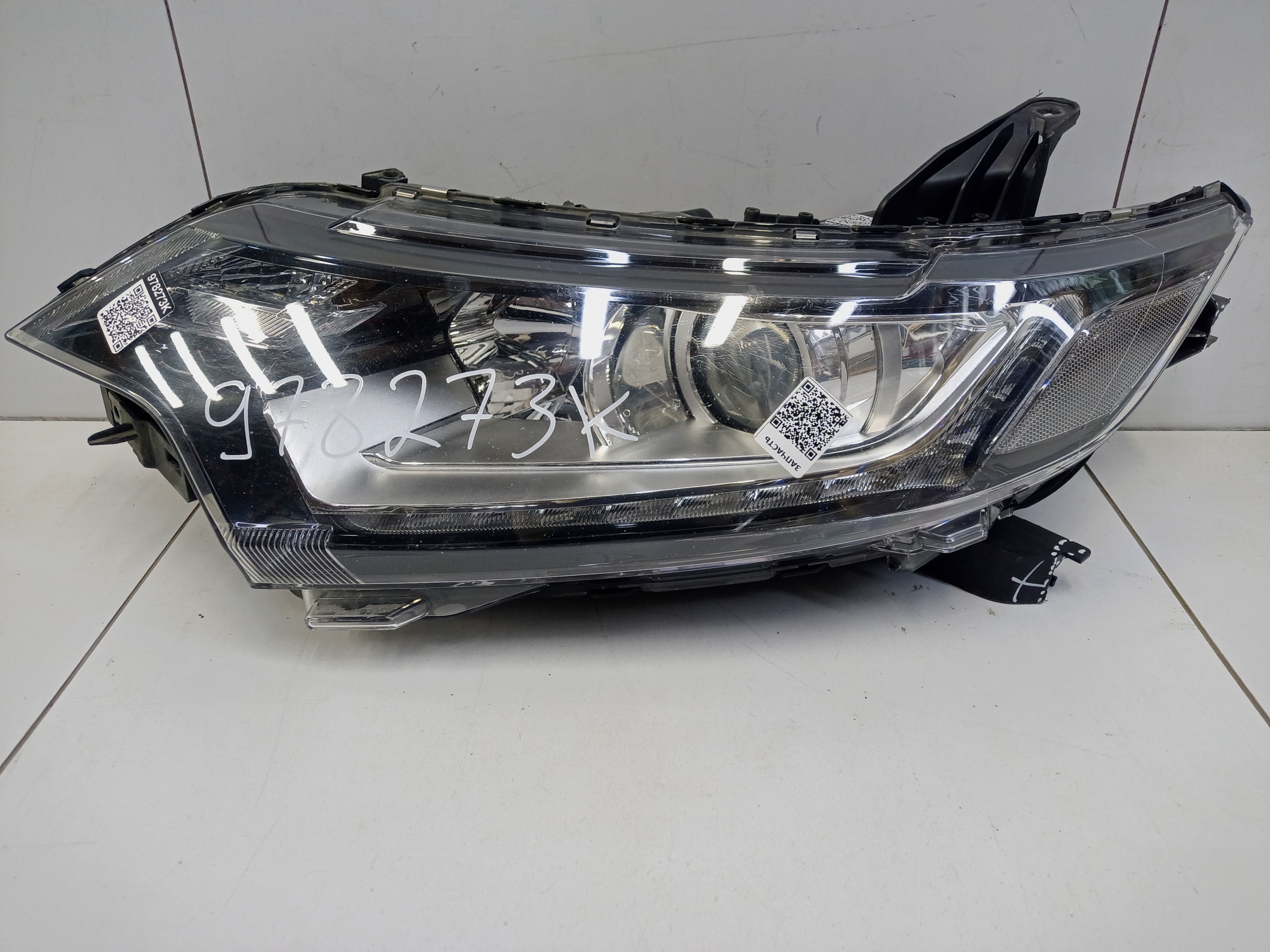 Фара передняя левая Mitsubishi Outlander 3 Restail 2 галоген