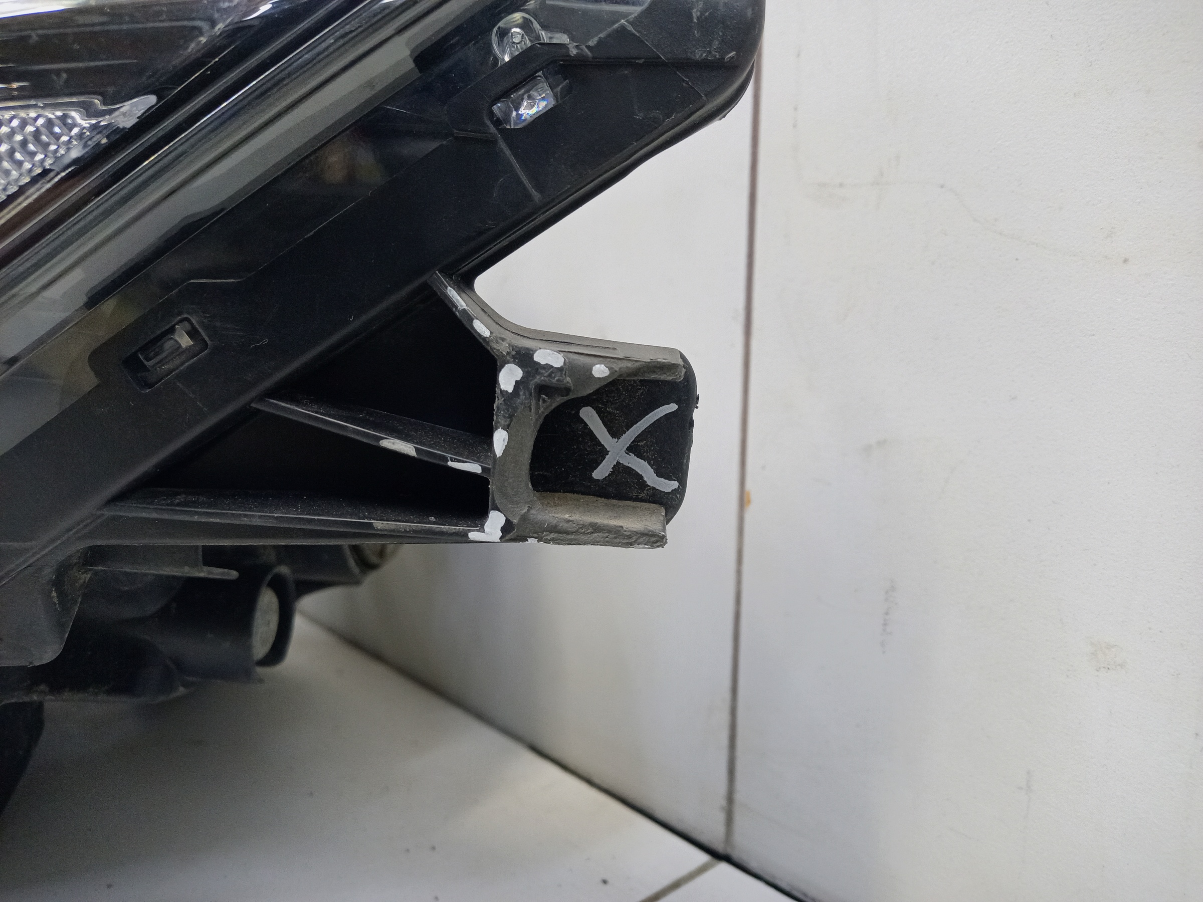 Фара передняя левая Mitsubishi Outlander 3 Restail 2 галоген