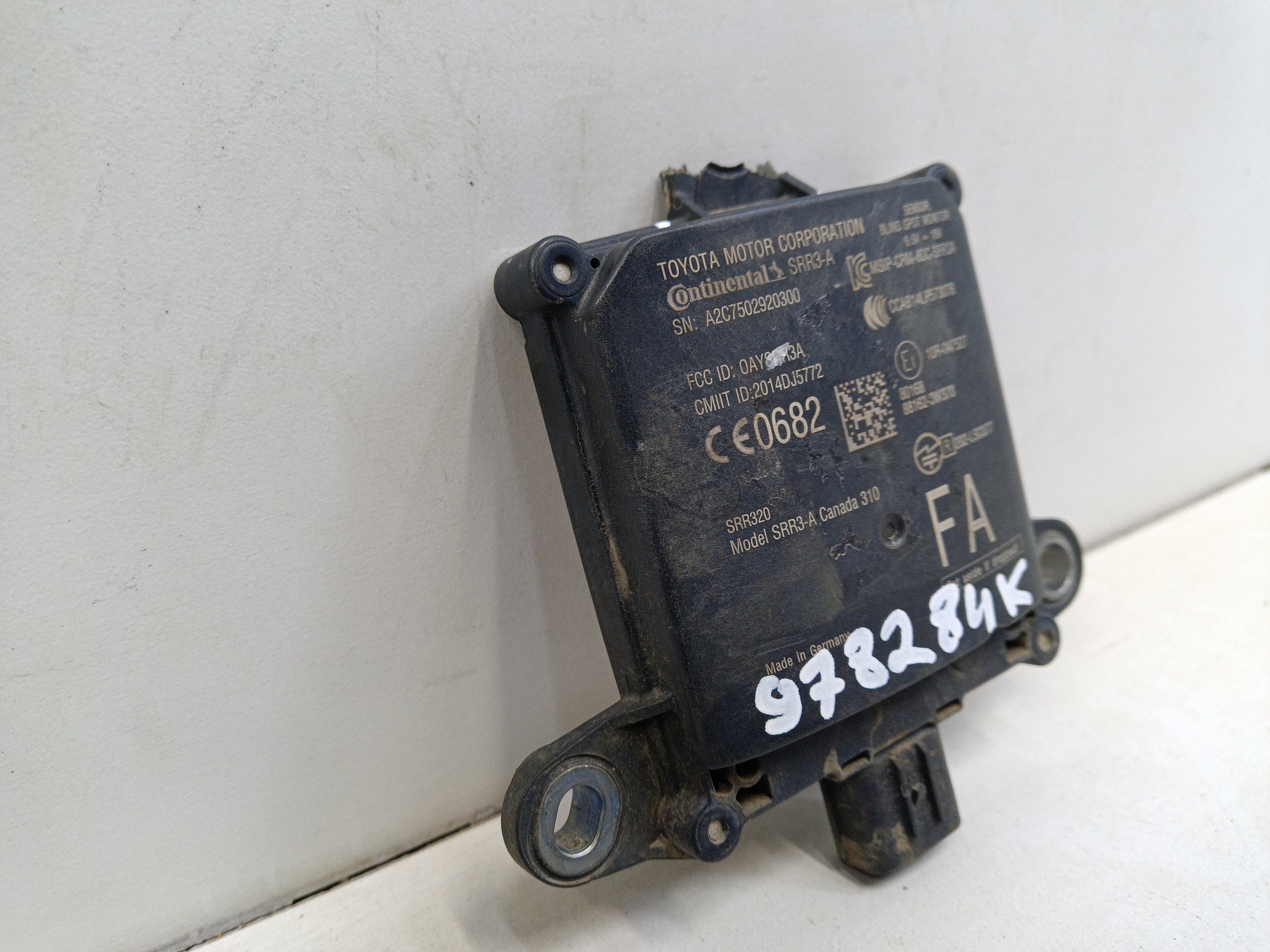 Датчик слепых зон задний левый Toyota Land Cruiser 200 Restail 2