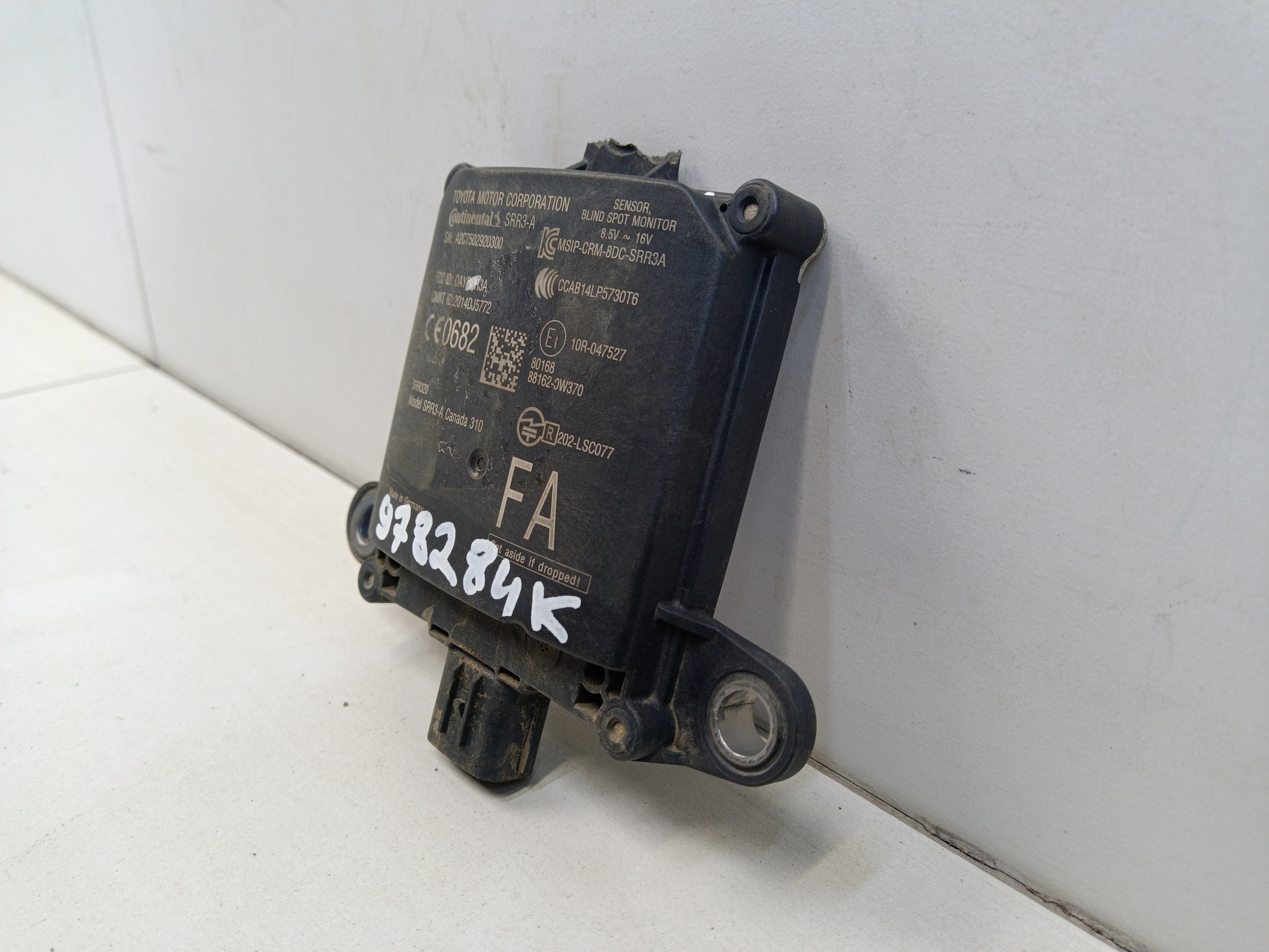 Датчик слепых зон задний левый Toyota Land Cruiser 200 Restail 2