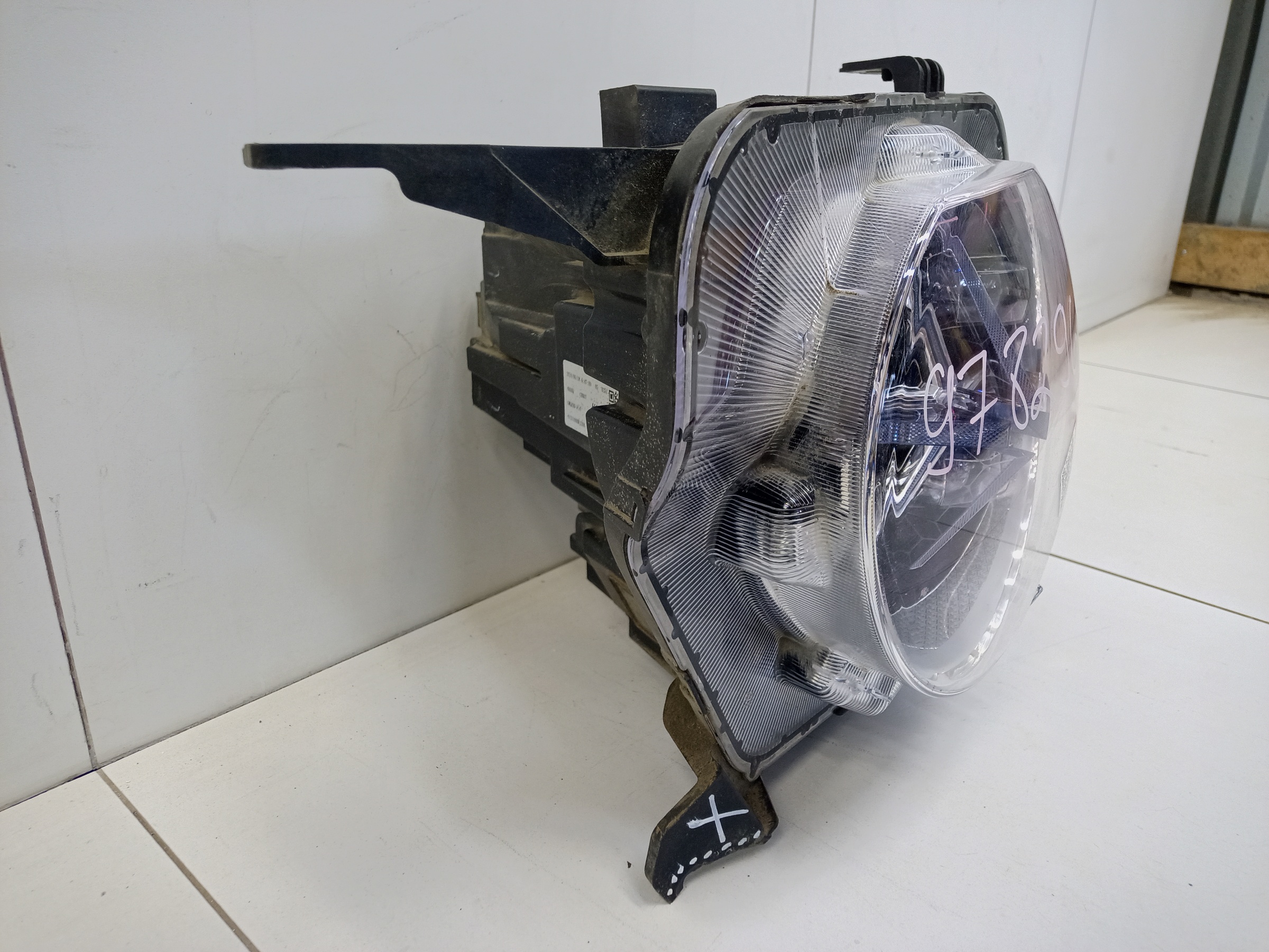 Фара передняя левая Haval H3 LED