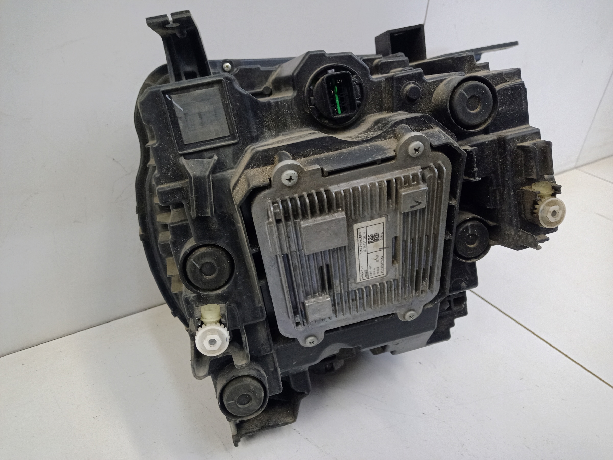 Фара передняя левая Haval H3 LED