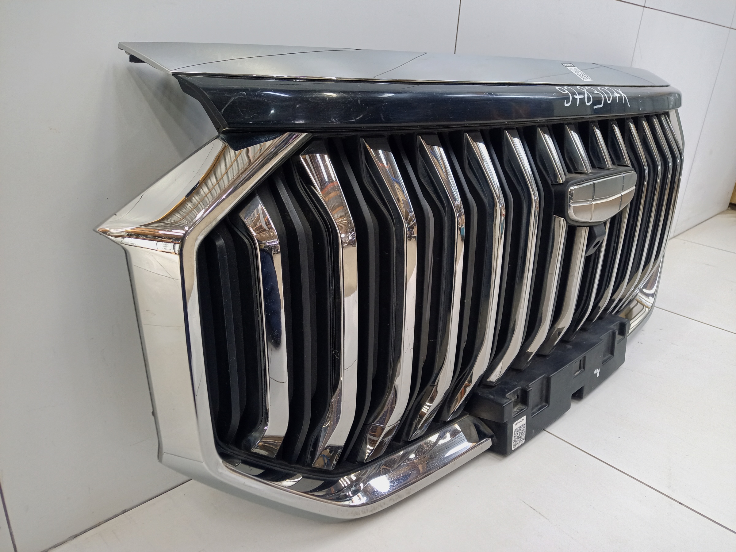 Решетка радиатора Geely Okavango под камеру