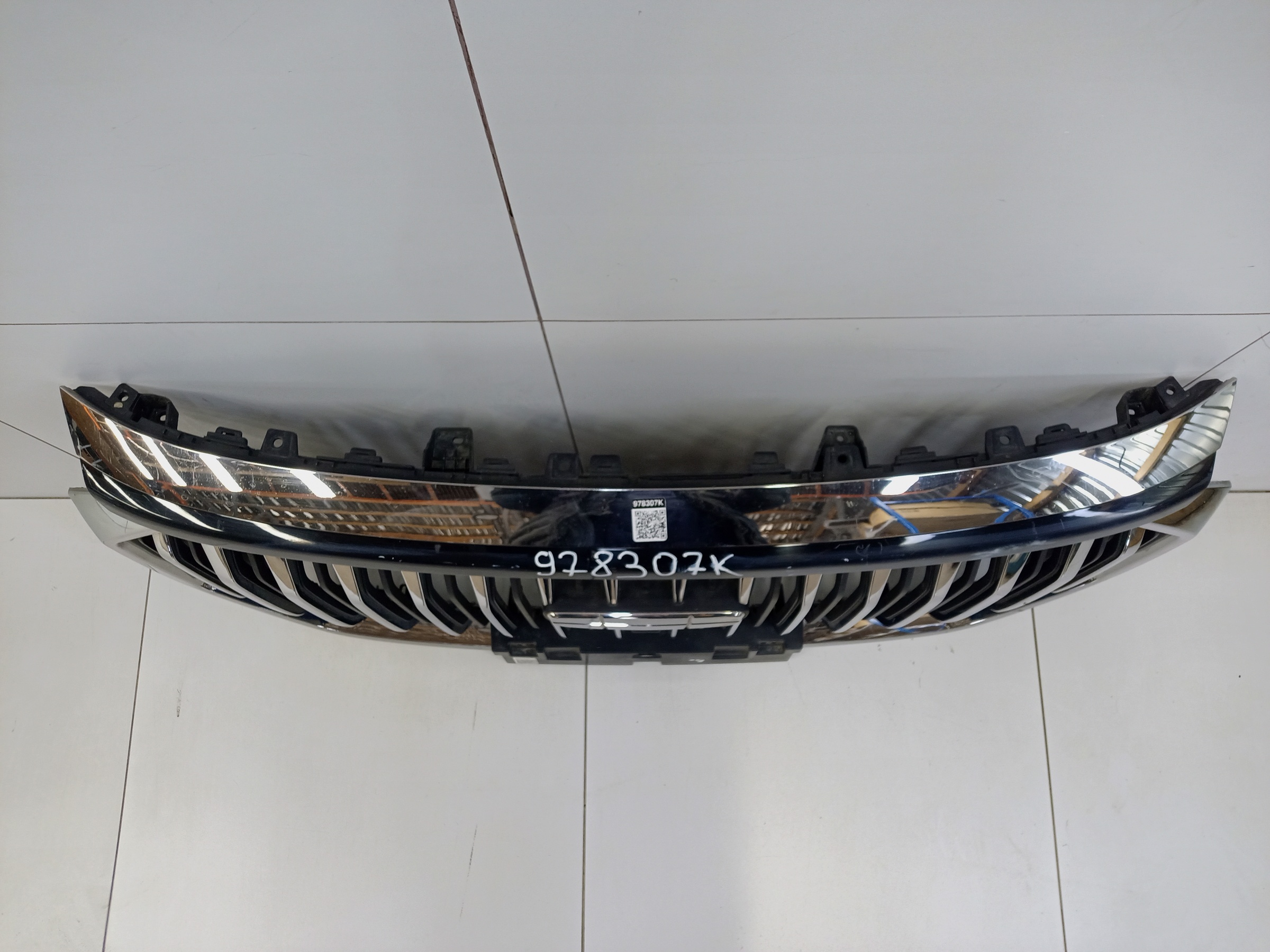 Решетка радиатора Geely Okavango под камеру