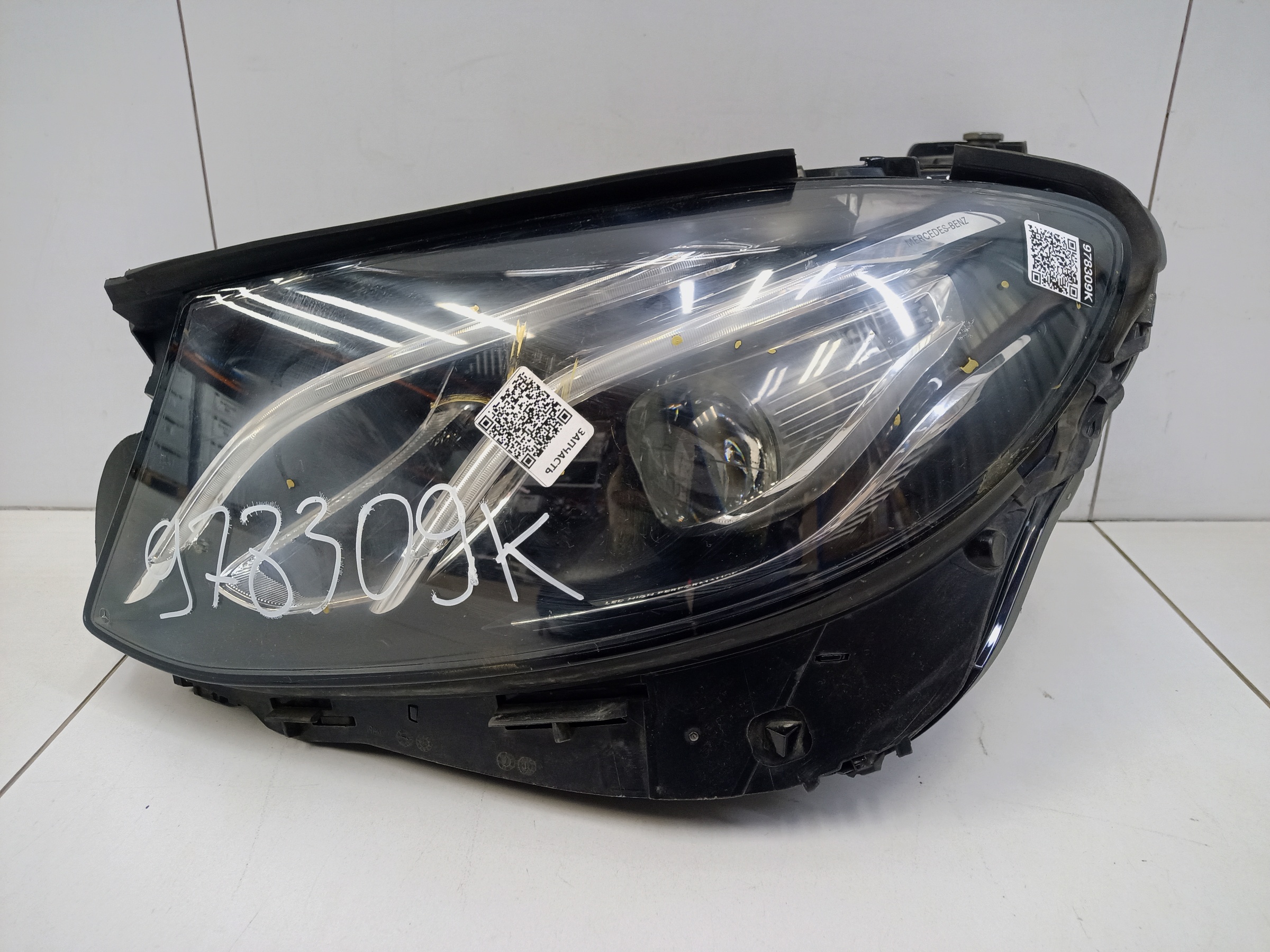 Фара передняя левая Mercedes Benz E-klasse W213 LED