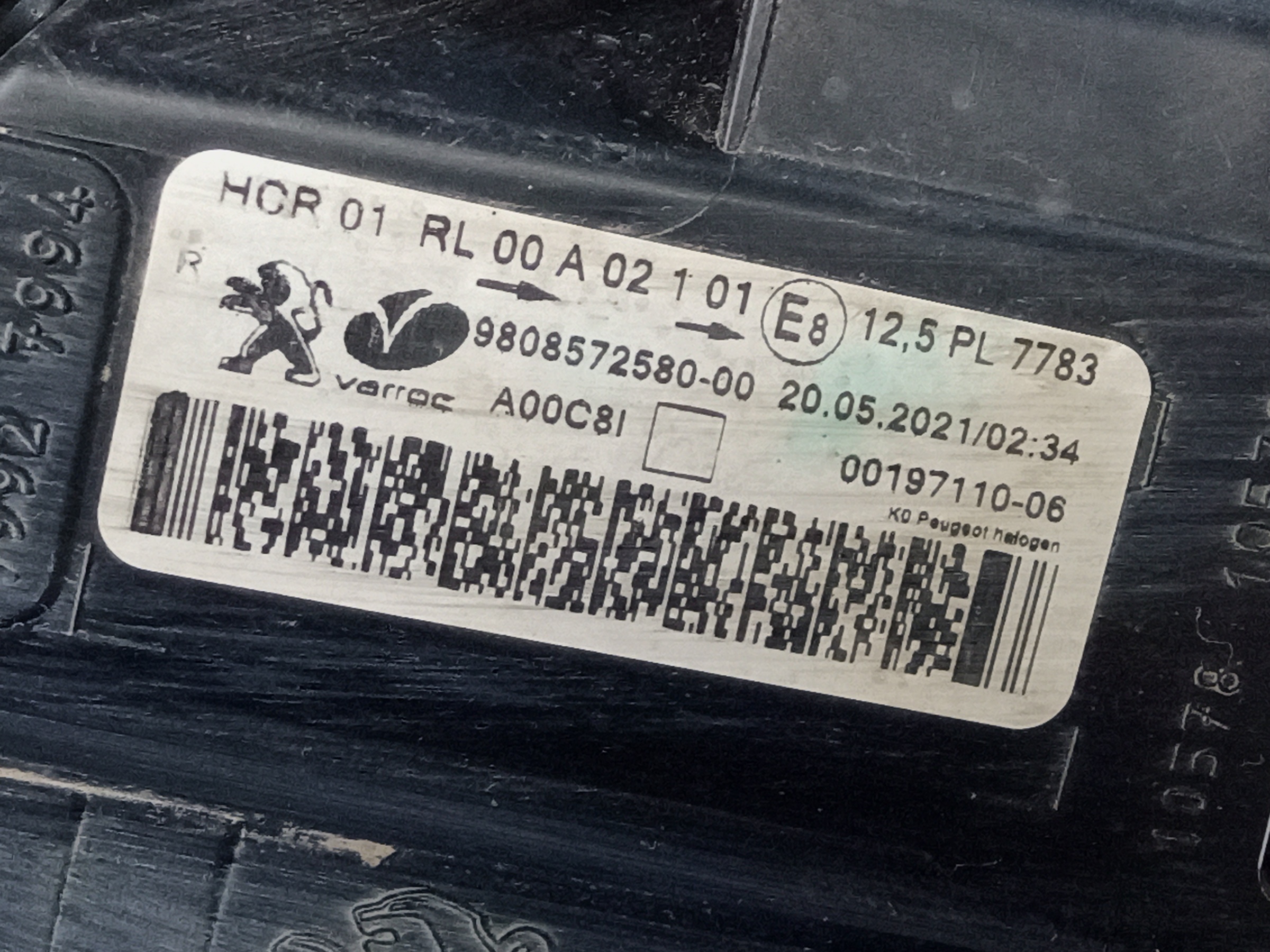 Фара передняя правая Peugeot Traveller