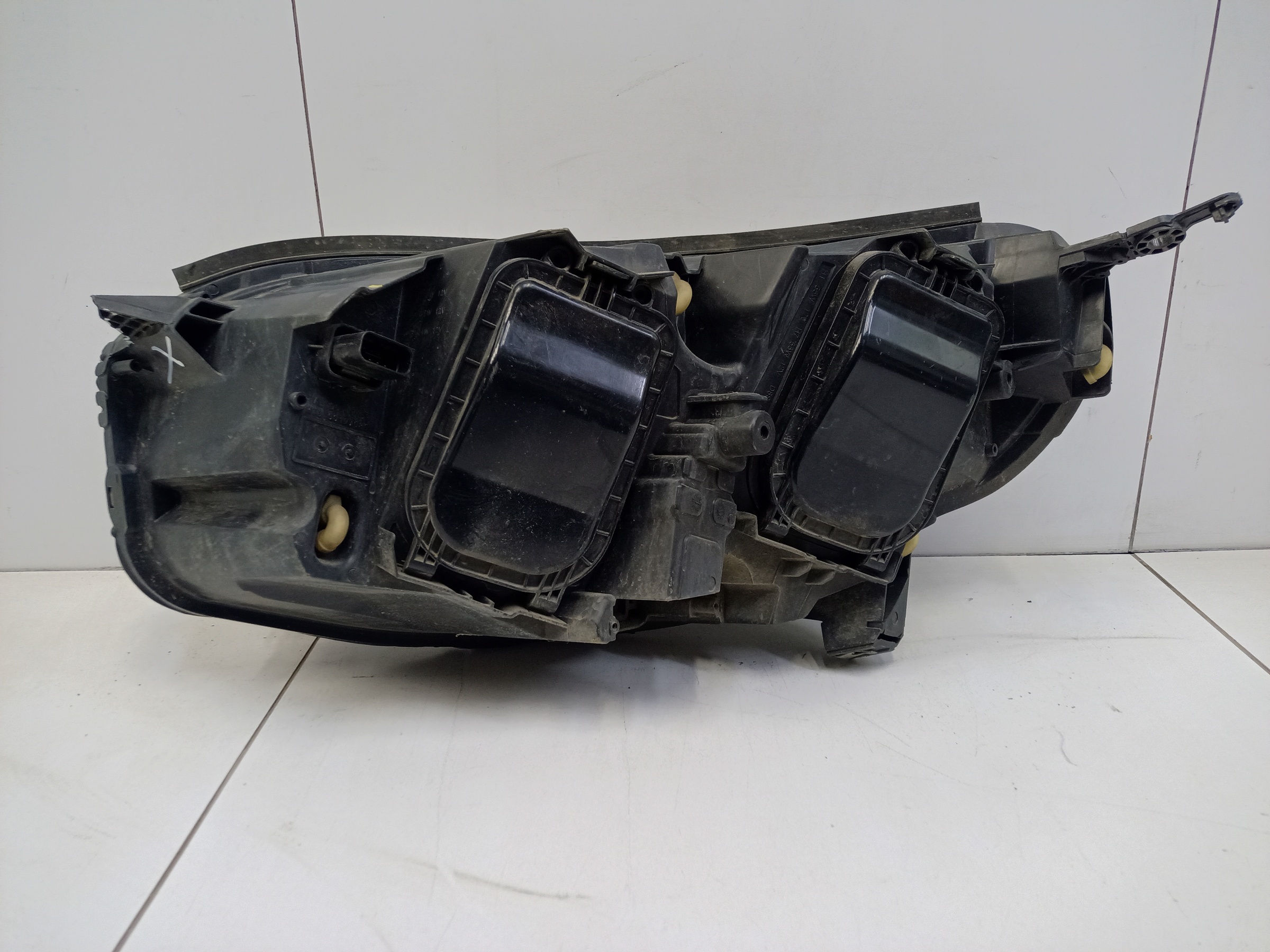 Фара передняя правая Peugeot Traveller