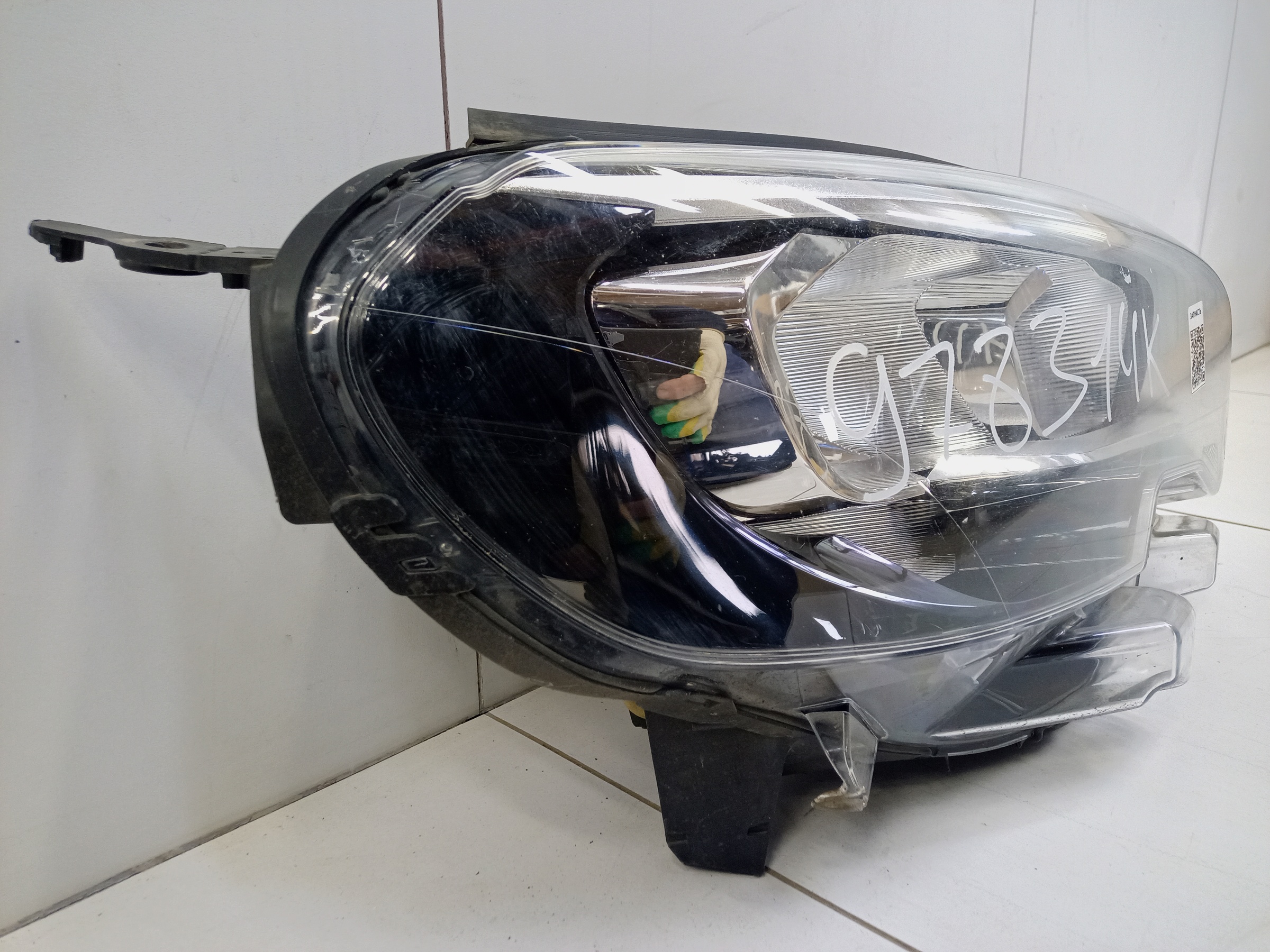 Фара передняя правая Peugeot Traveller