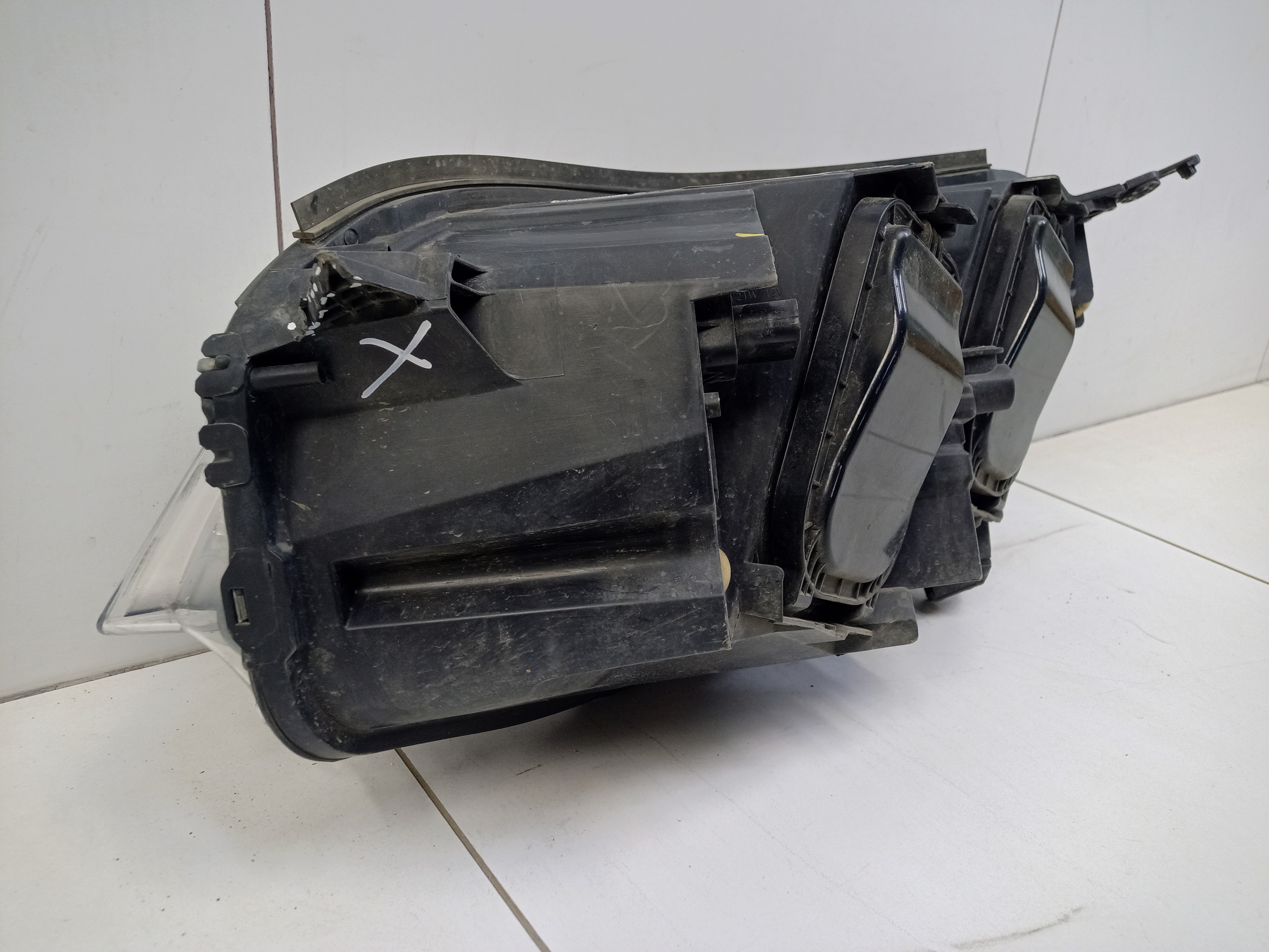 Фара передняя правая Peugeot Traveller