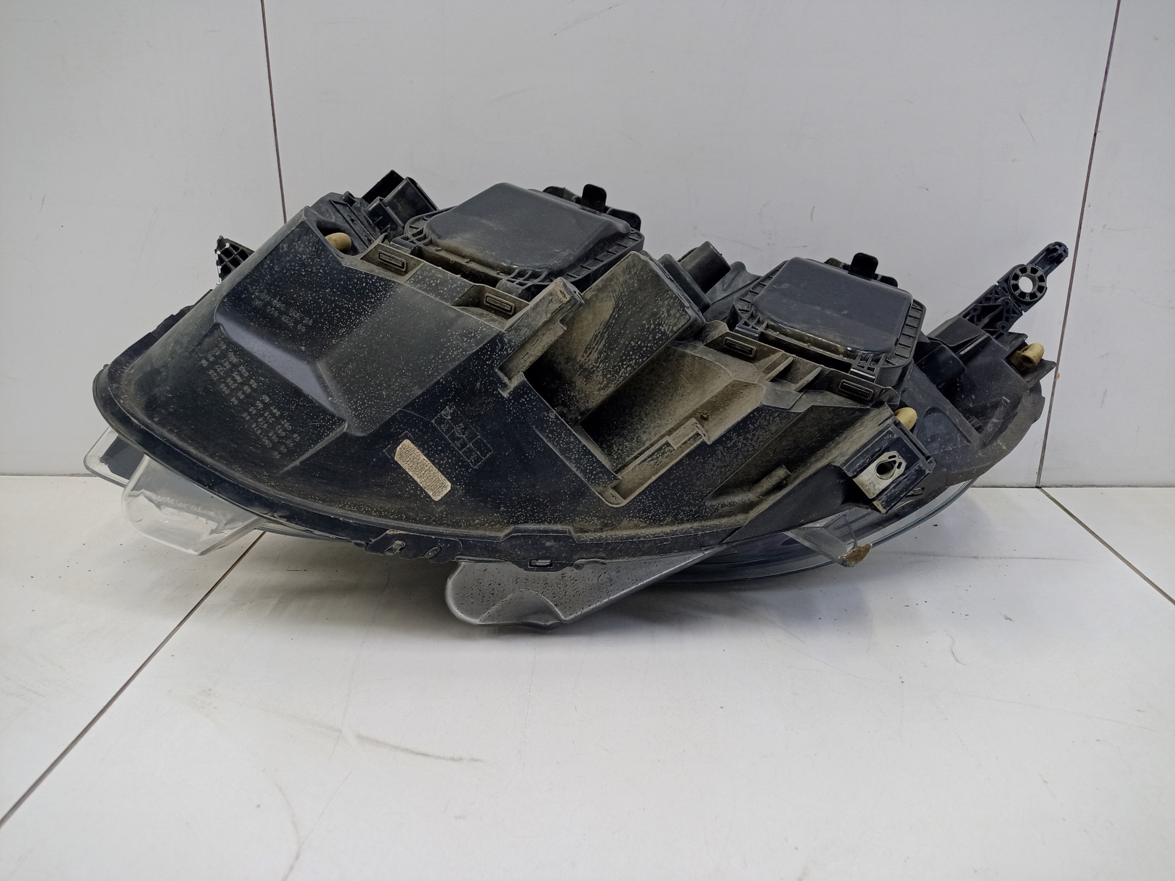 Фара передняя правая Peugeot Traveller