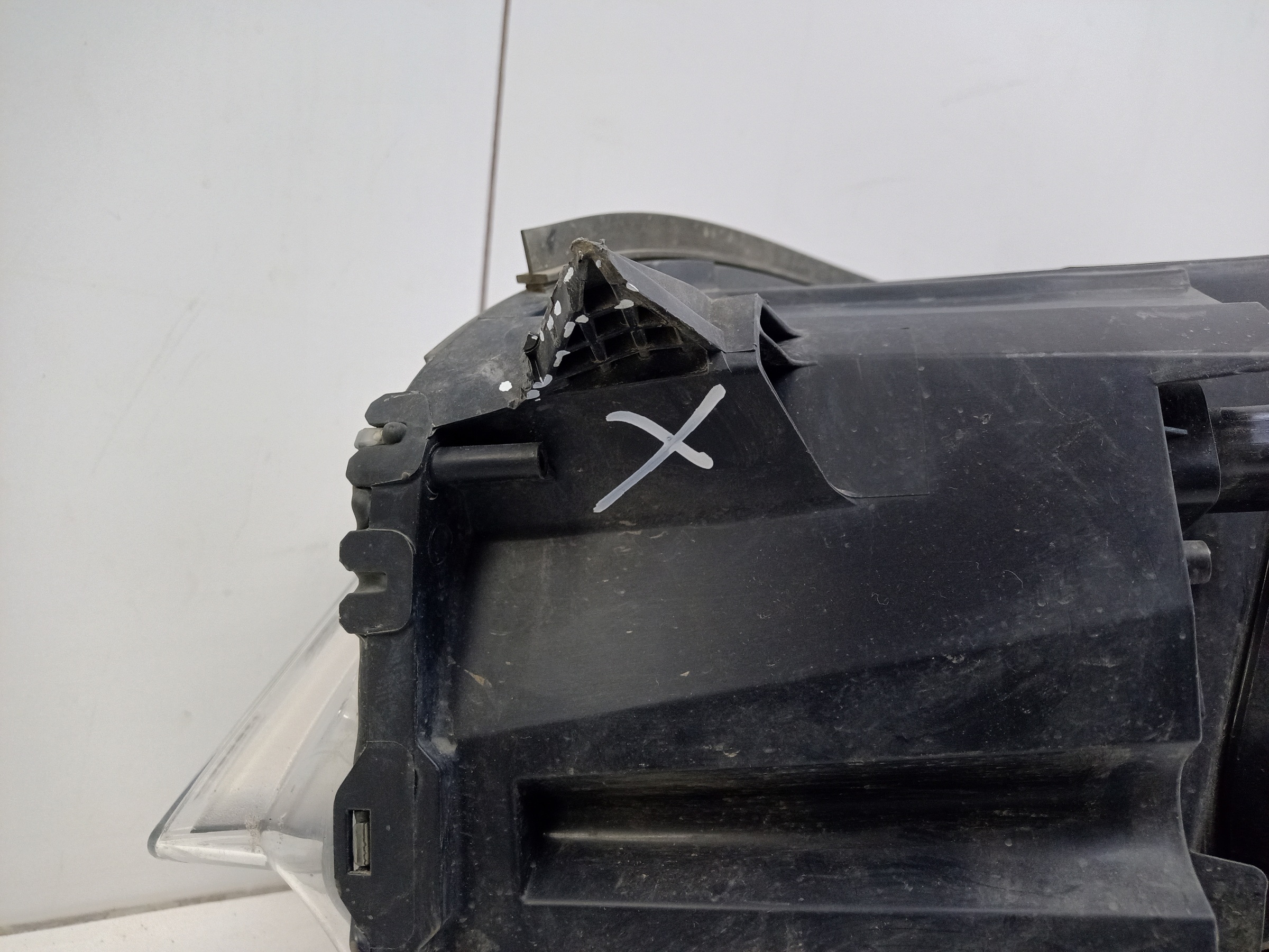 Фара передняя правая Peugeot Traveller