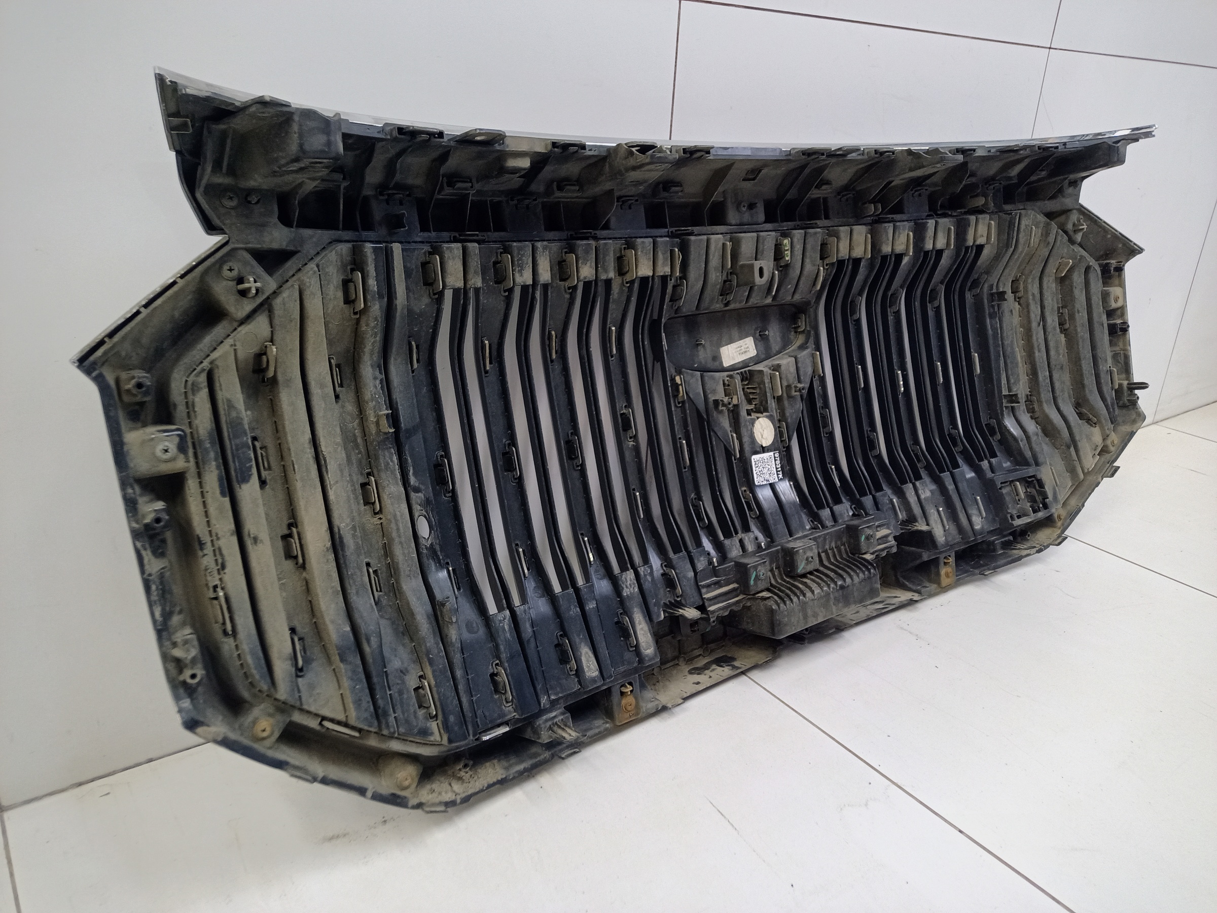 Решетка радиатора Geely Okavango под камеру