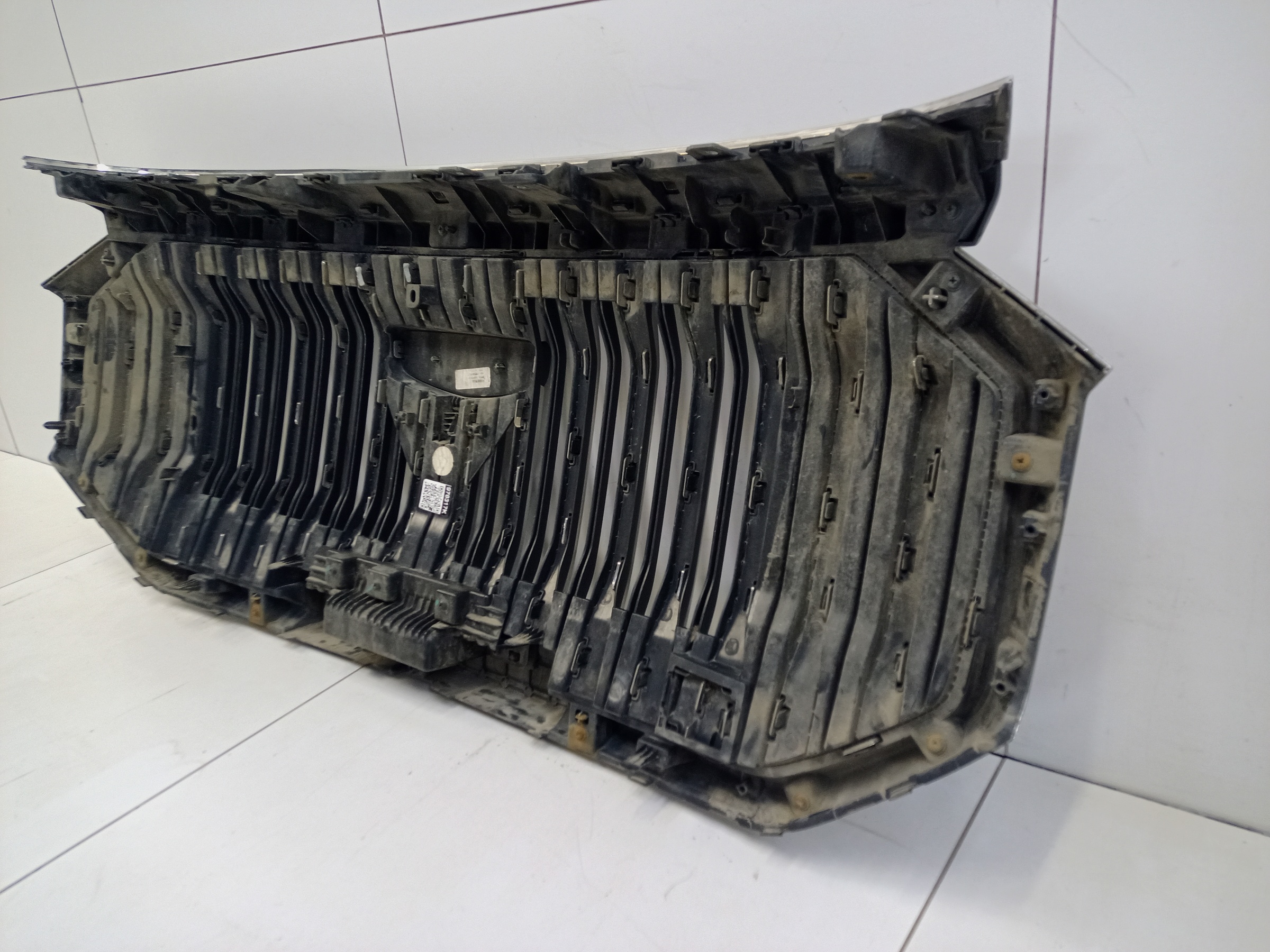 Решетка радиатора Geely Okavango под камеру