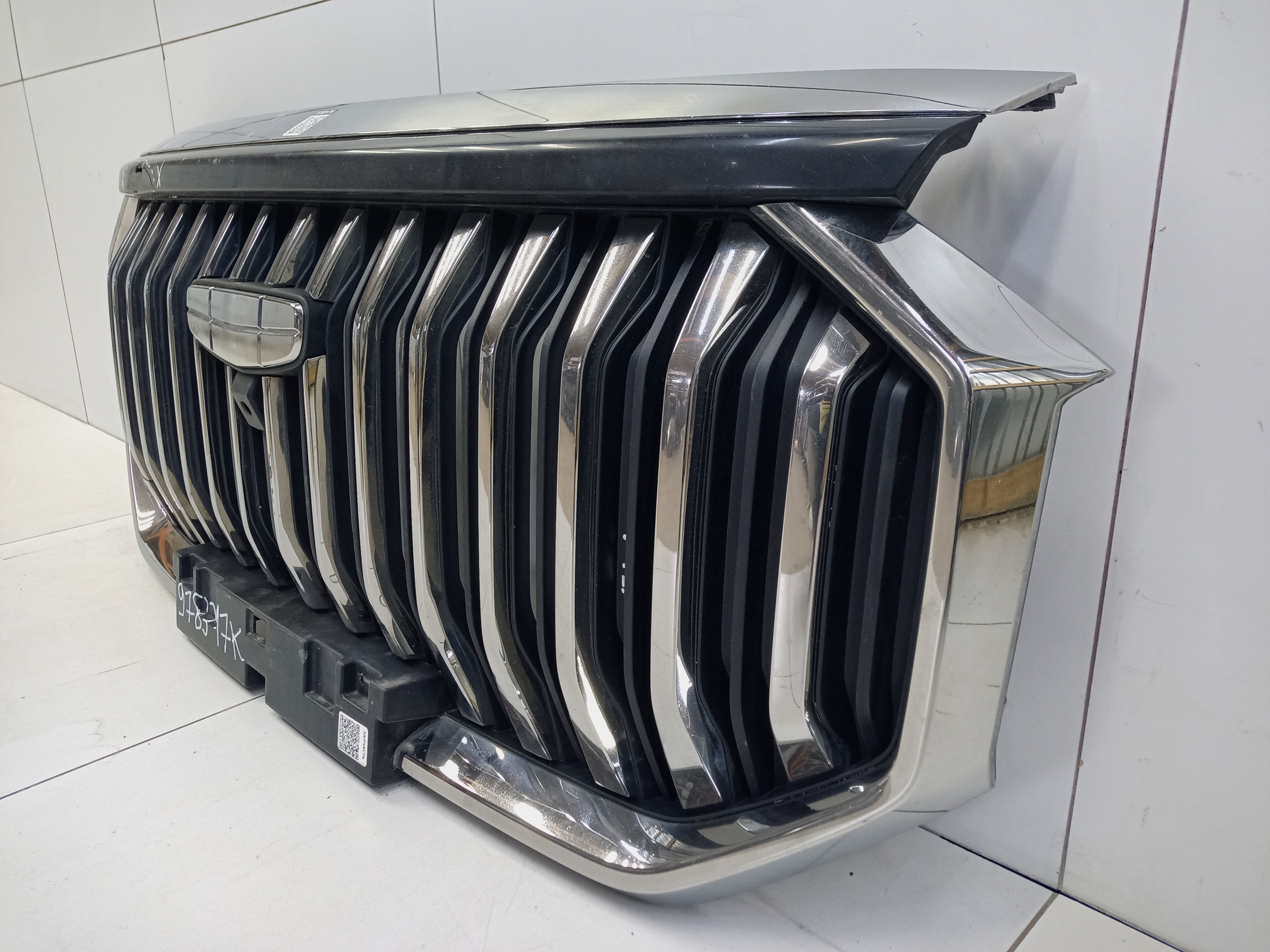 Решетка радиатора Geely Okavango под камеру