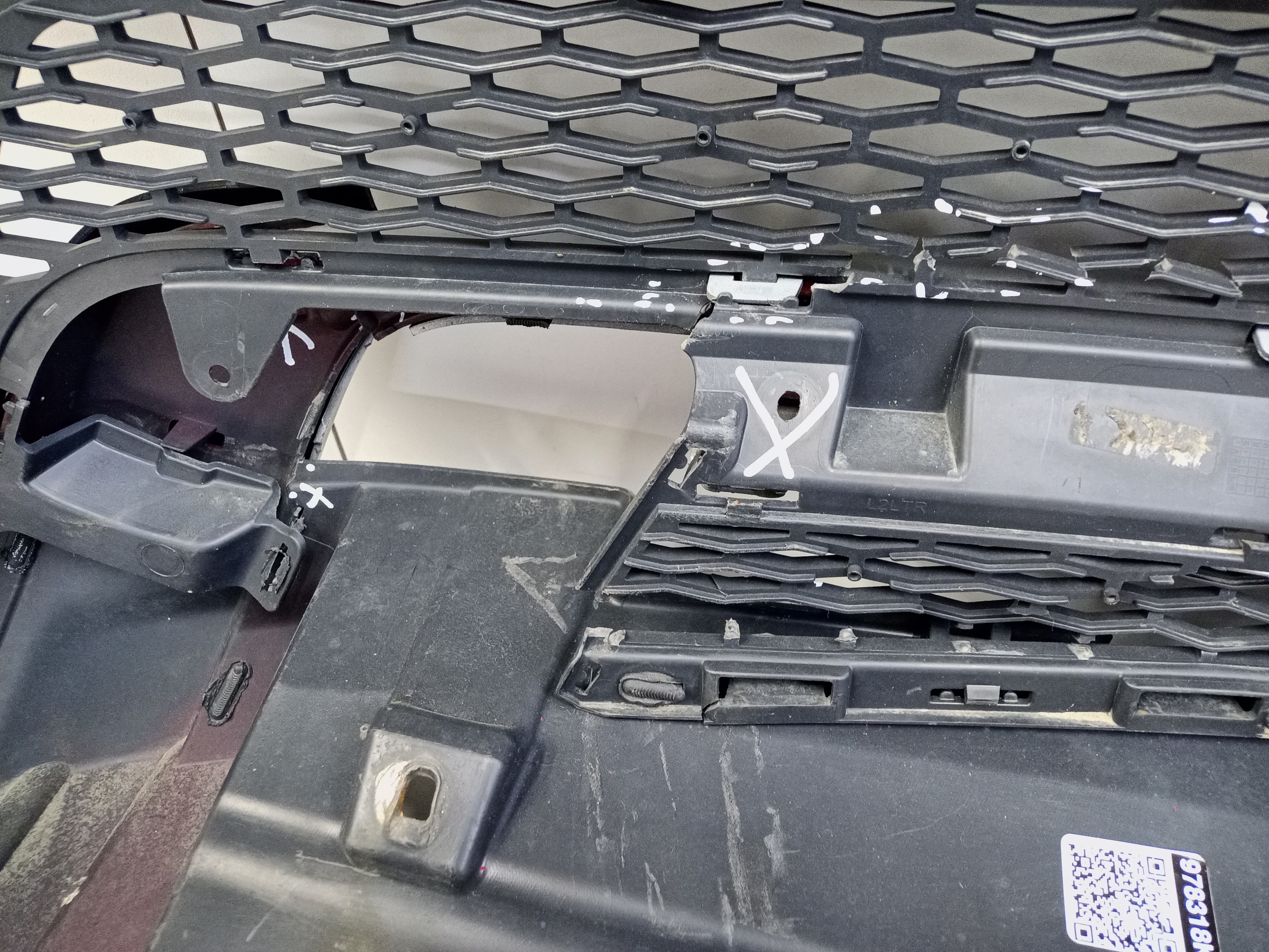 Бампер передний Land Rover Range Rover Evoque 1 Restail под омыватели и парктроник