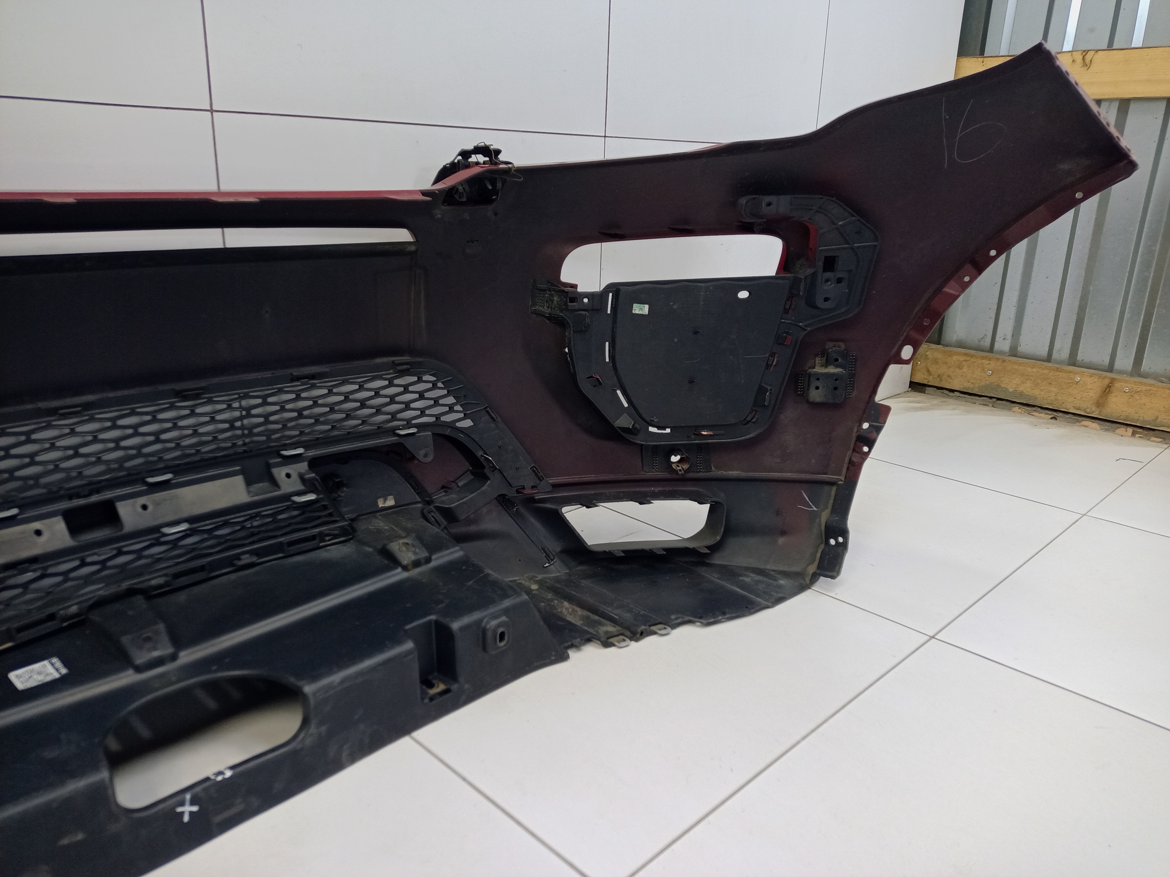 Бампер передний Land Rover Range Rover Evoque 1 Restail под омыватели и парктроник