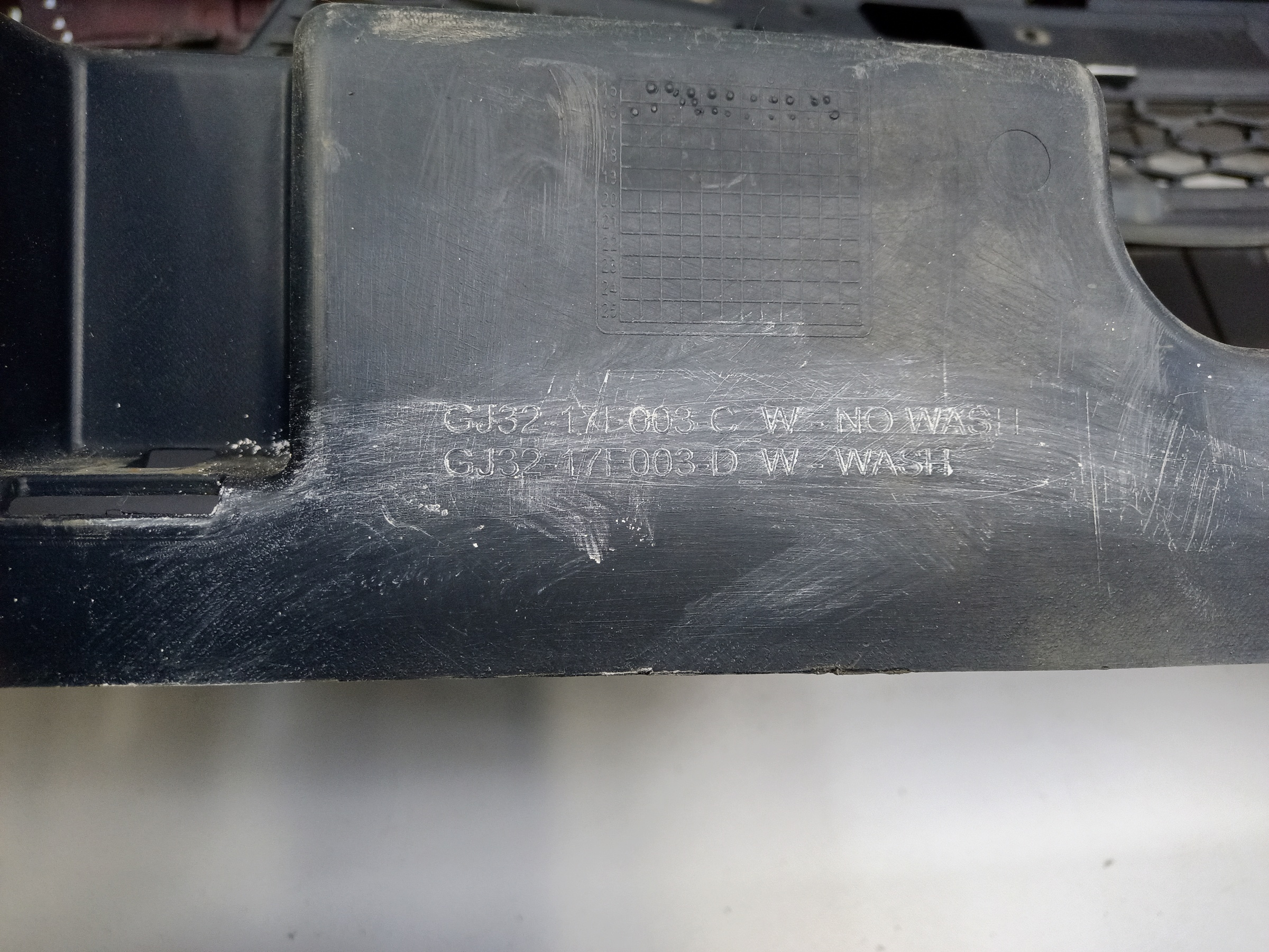 Бампер передний Land Rover Range Rover Evoque 1 Restail под омыватели и парктроник