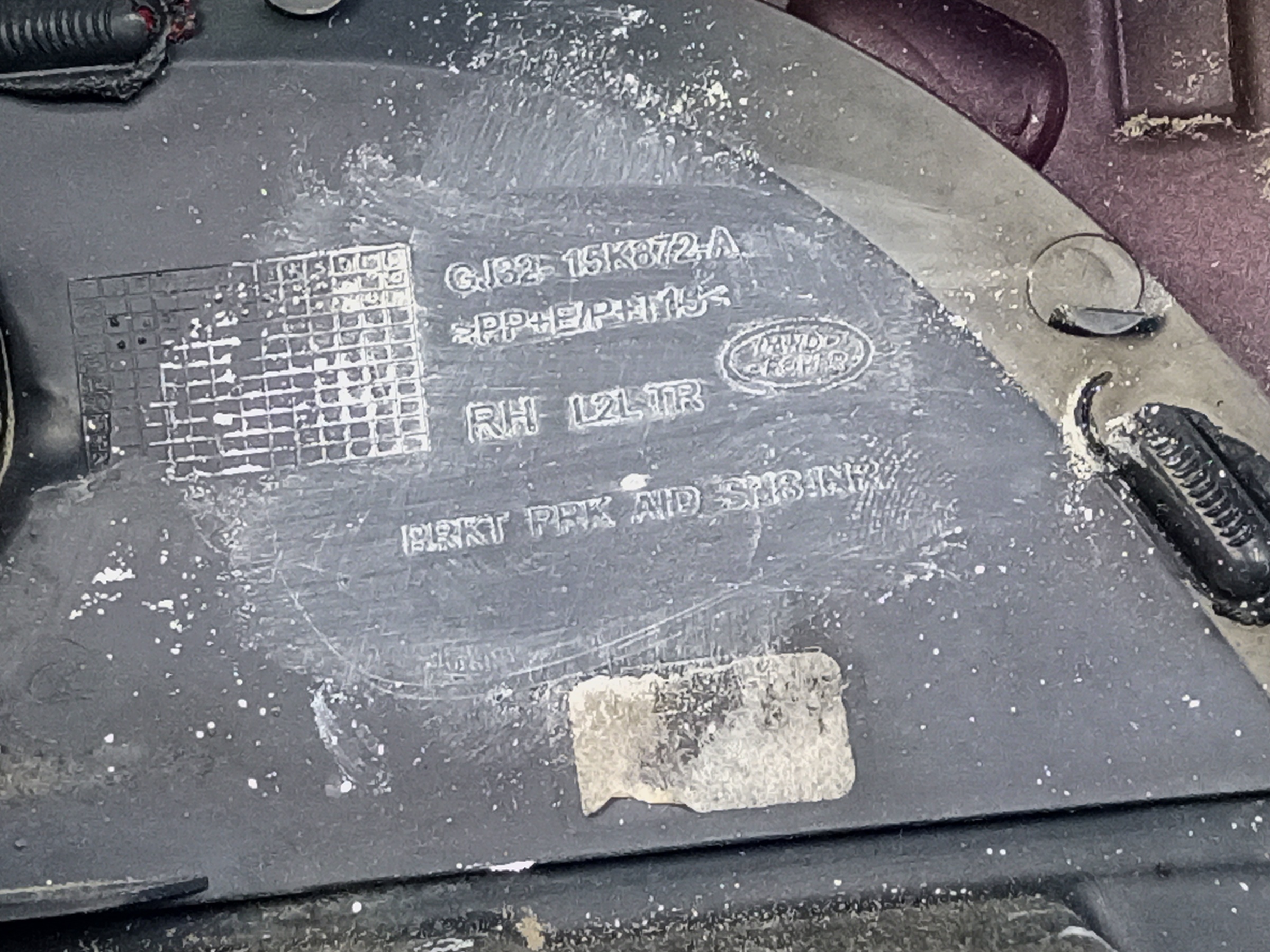 Бампер передний Land Rover Range Rover Evoque 1 Restail под омыватели и парктроник