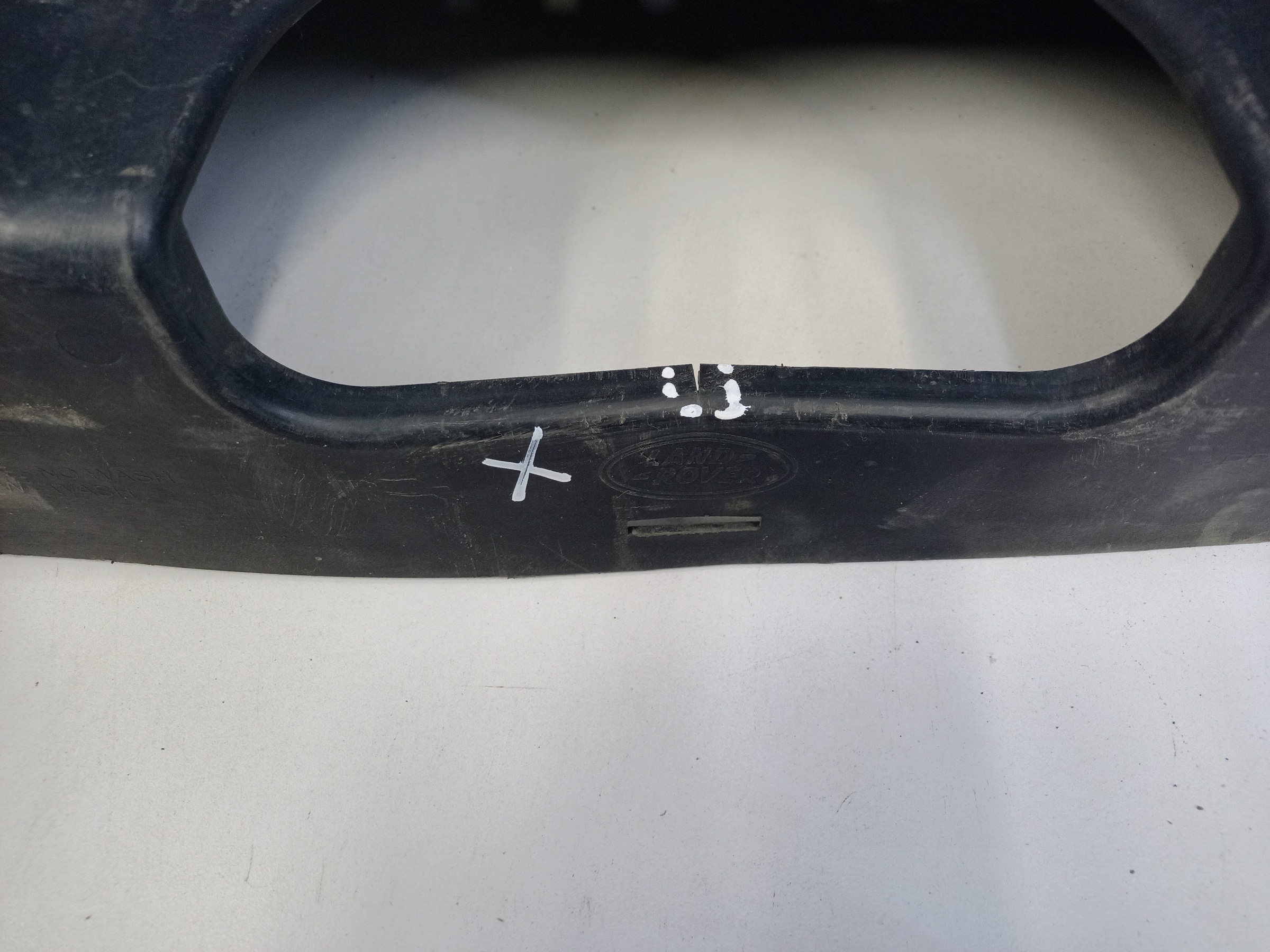 Бампер передний Land Rover Range Rover Evoque 1 Restail под омыватели и парктроник