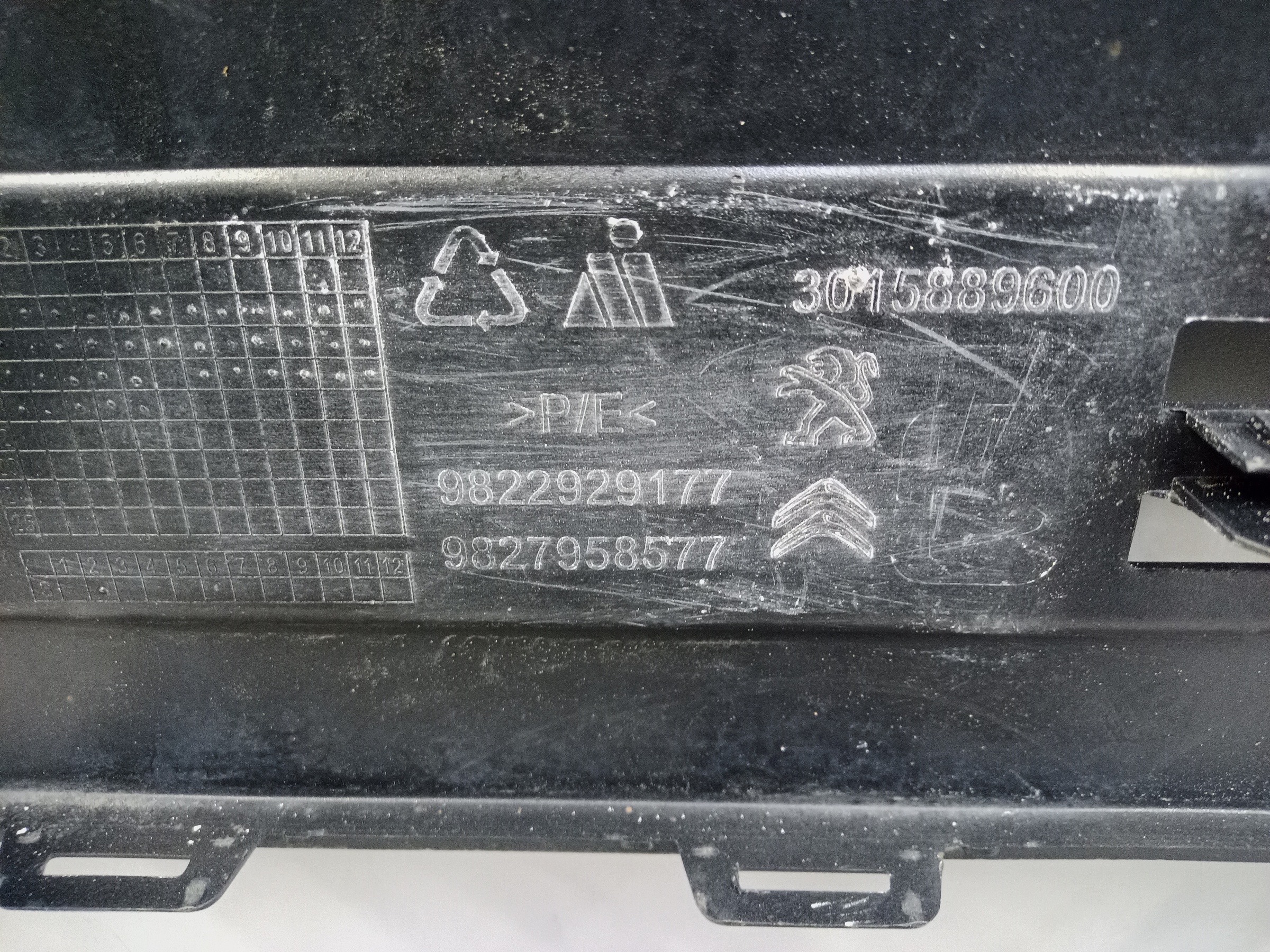 Бампер передний Peugeot Traveller