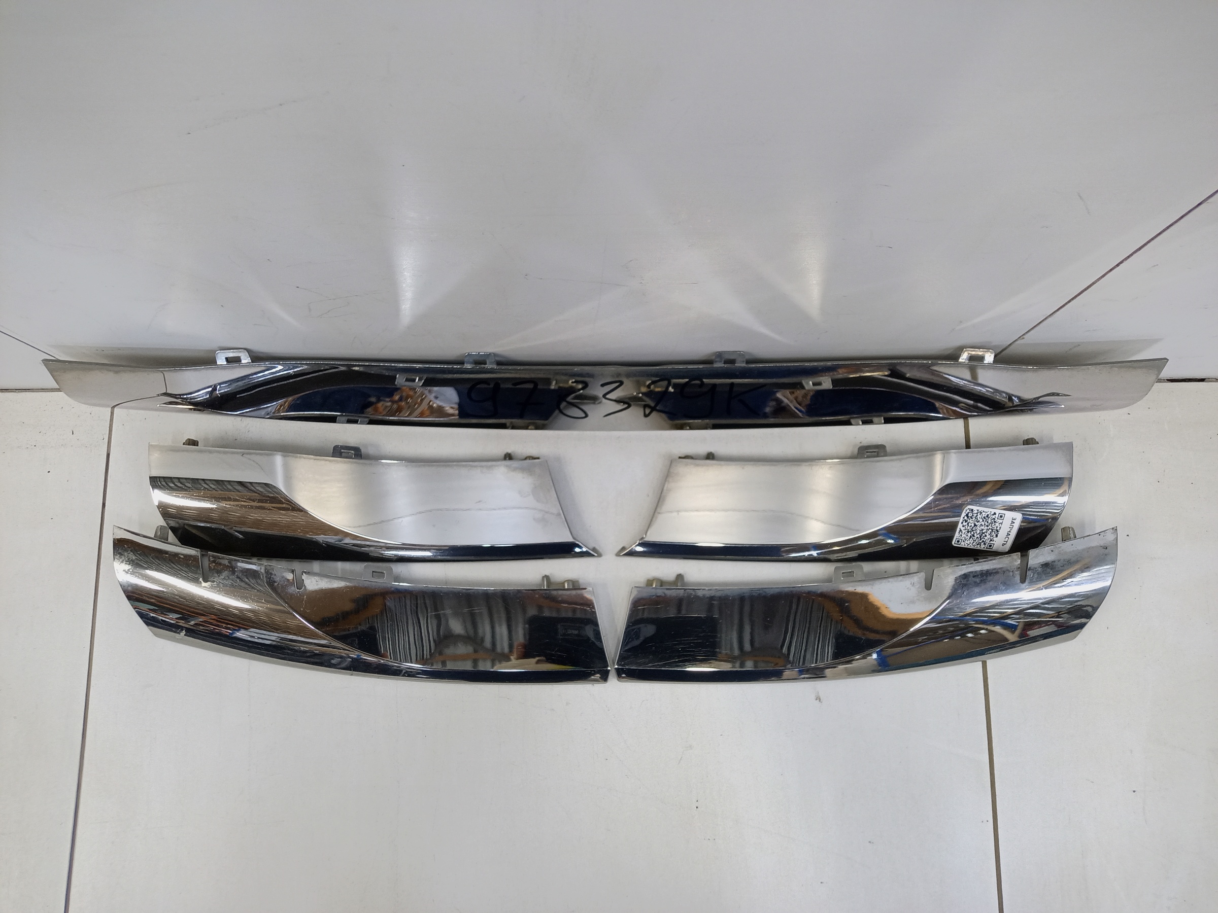 Накладки решетки радиатора хром Toyota Fortuner 2