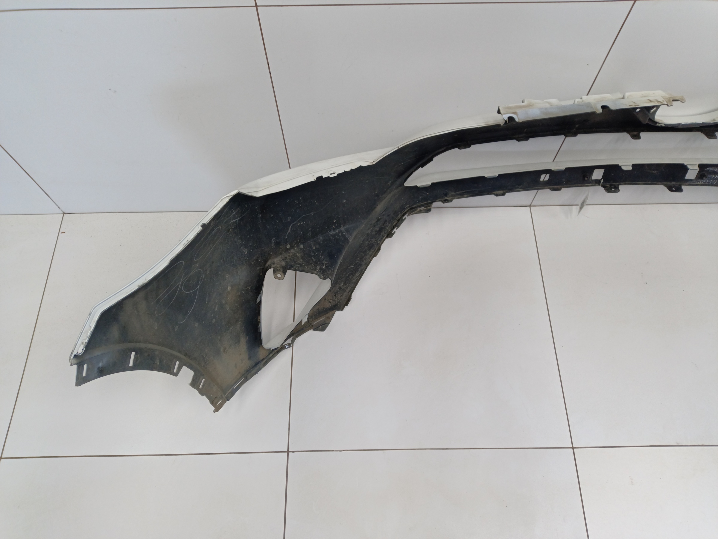 Бампер передний Toyota RAV4 CA40 Restail