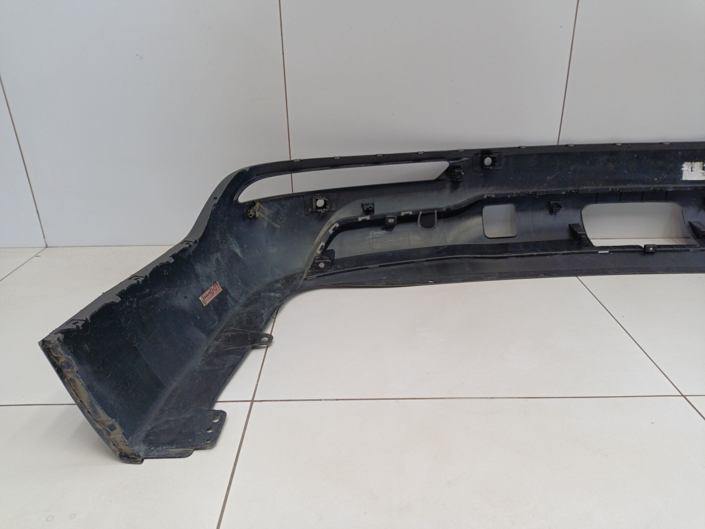 Юбка заднего бампера Kia Carnival 4