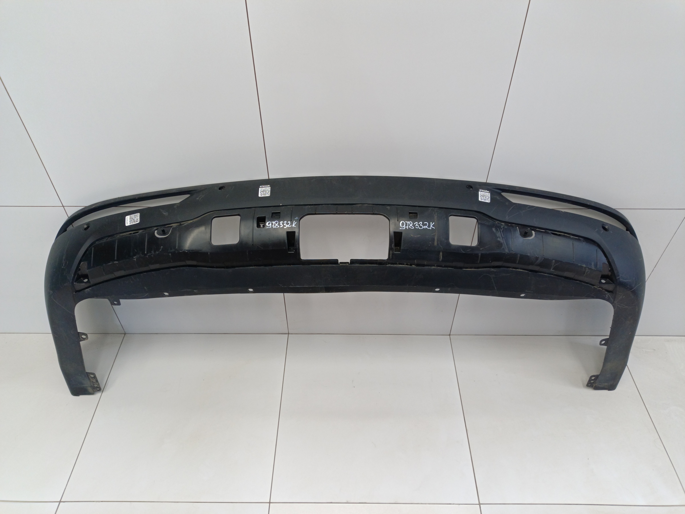 Юбка заднего бампера Kia Carnival 4