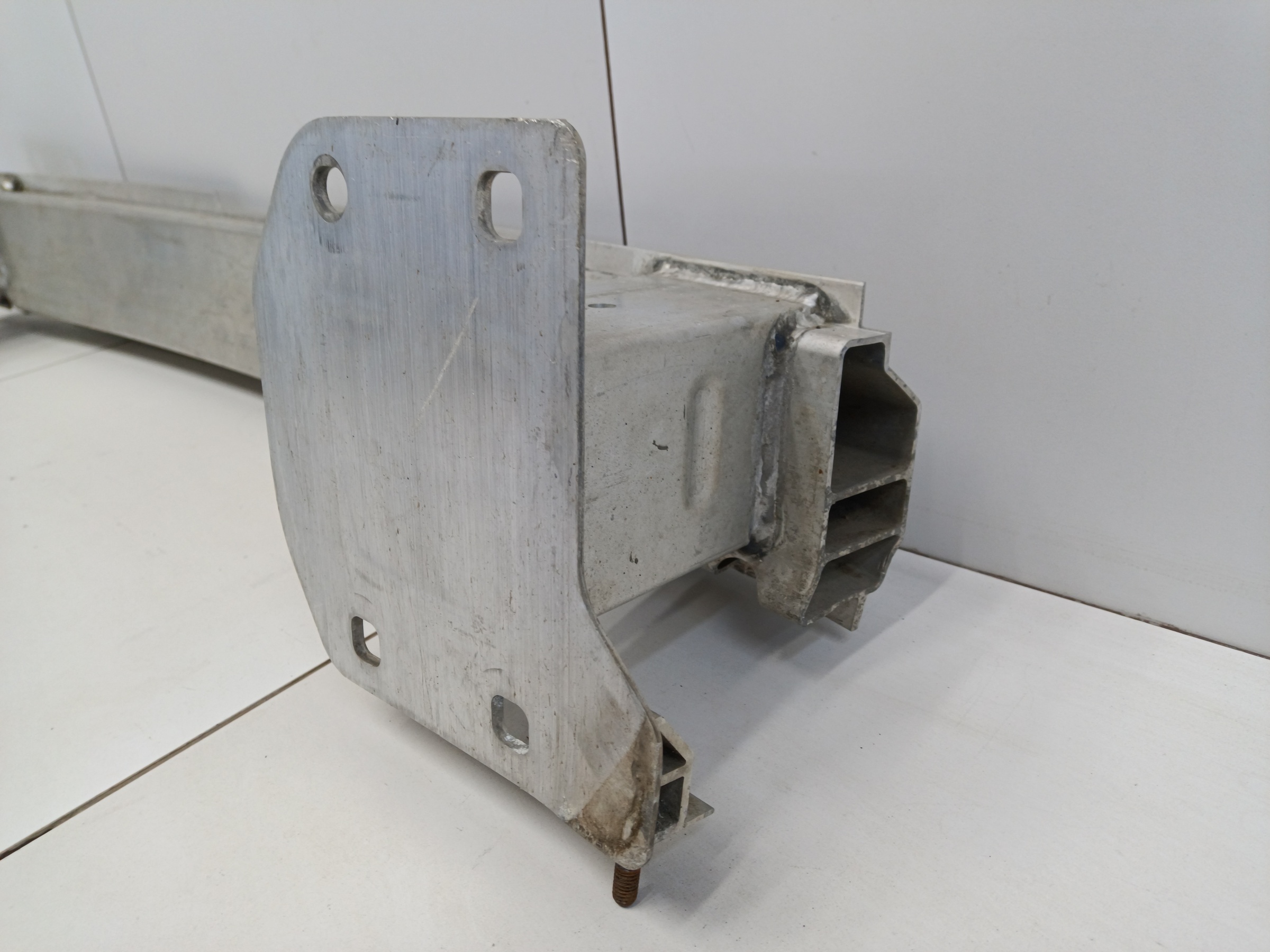 Усилитель заднего бампера BMW X7 G07