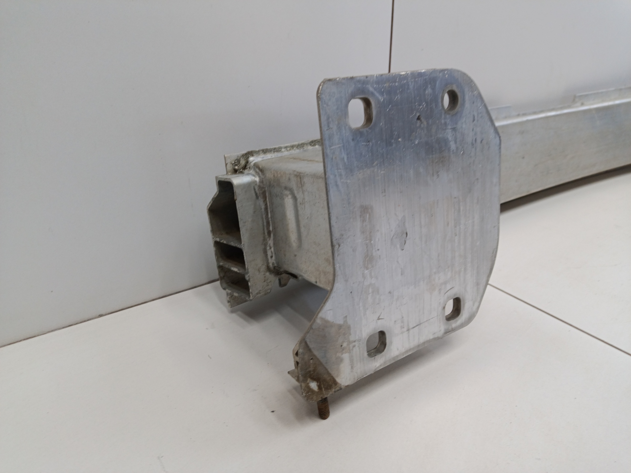 Усилитель заднего бампера BMW X7 G07