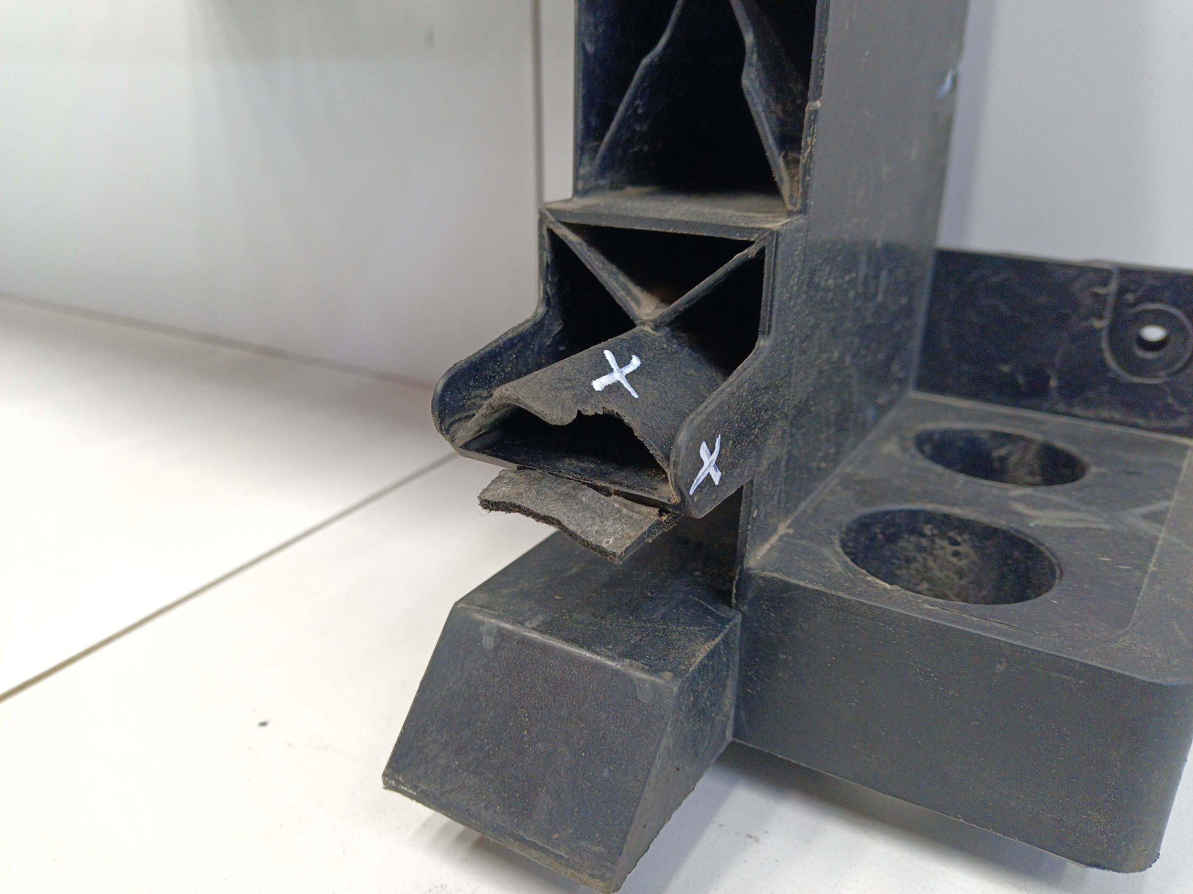 Панель передняя Geely Monjaro