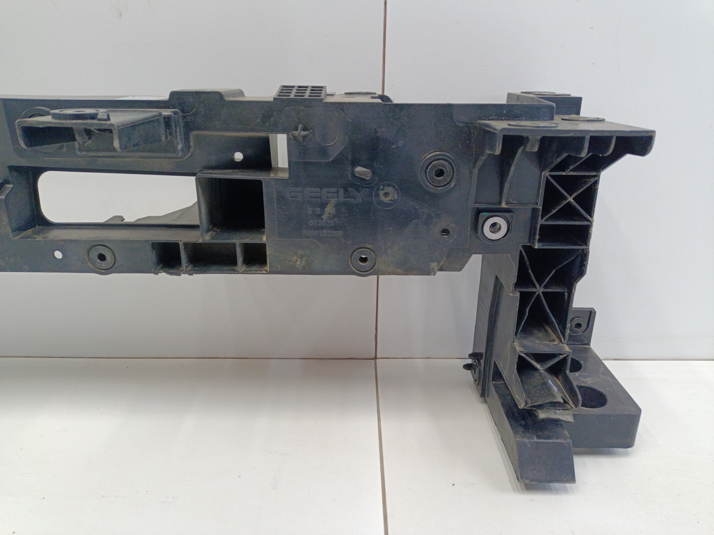 Панель передняя Geely Monjaro