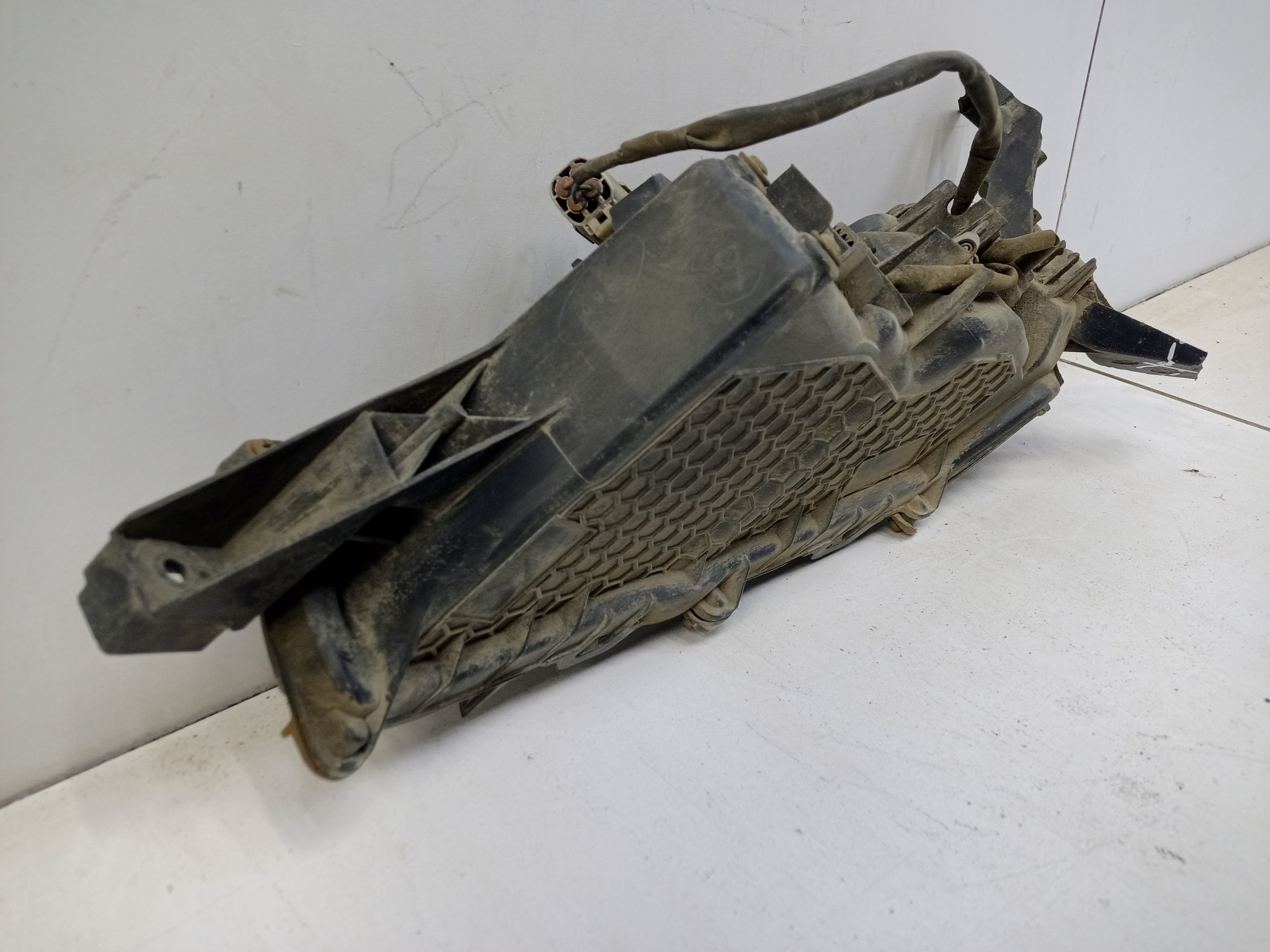 Фара ПТФ передняя правая Lexus RX 4 Restail LED