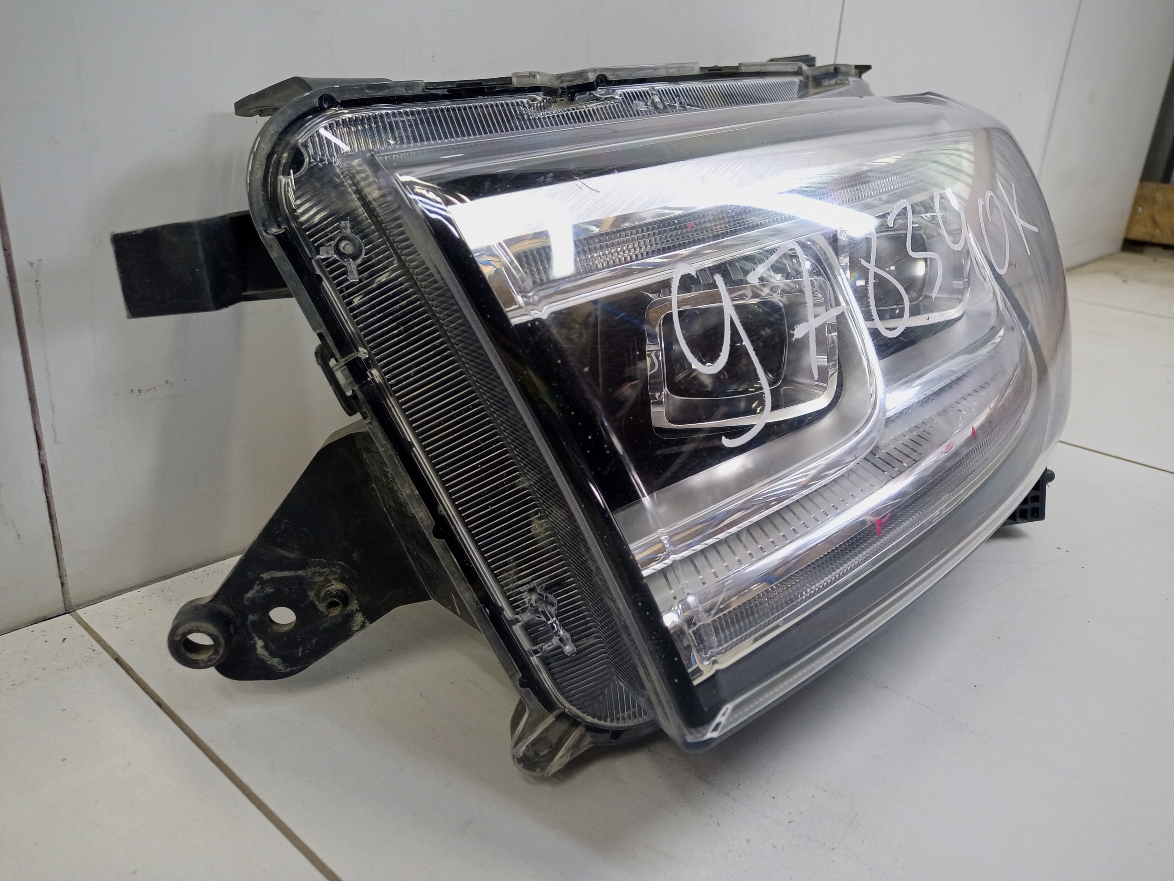 Фара передняя левая Great Wall Poer LED