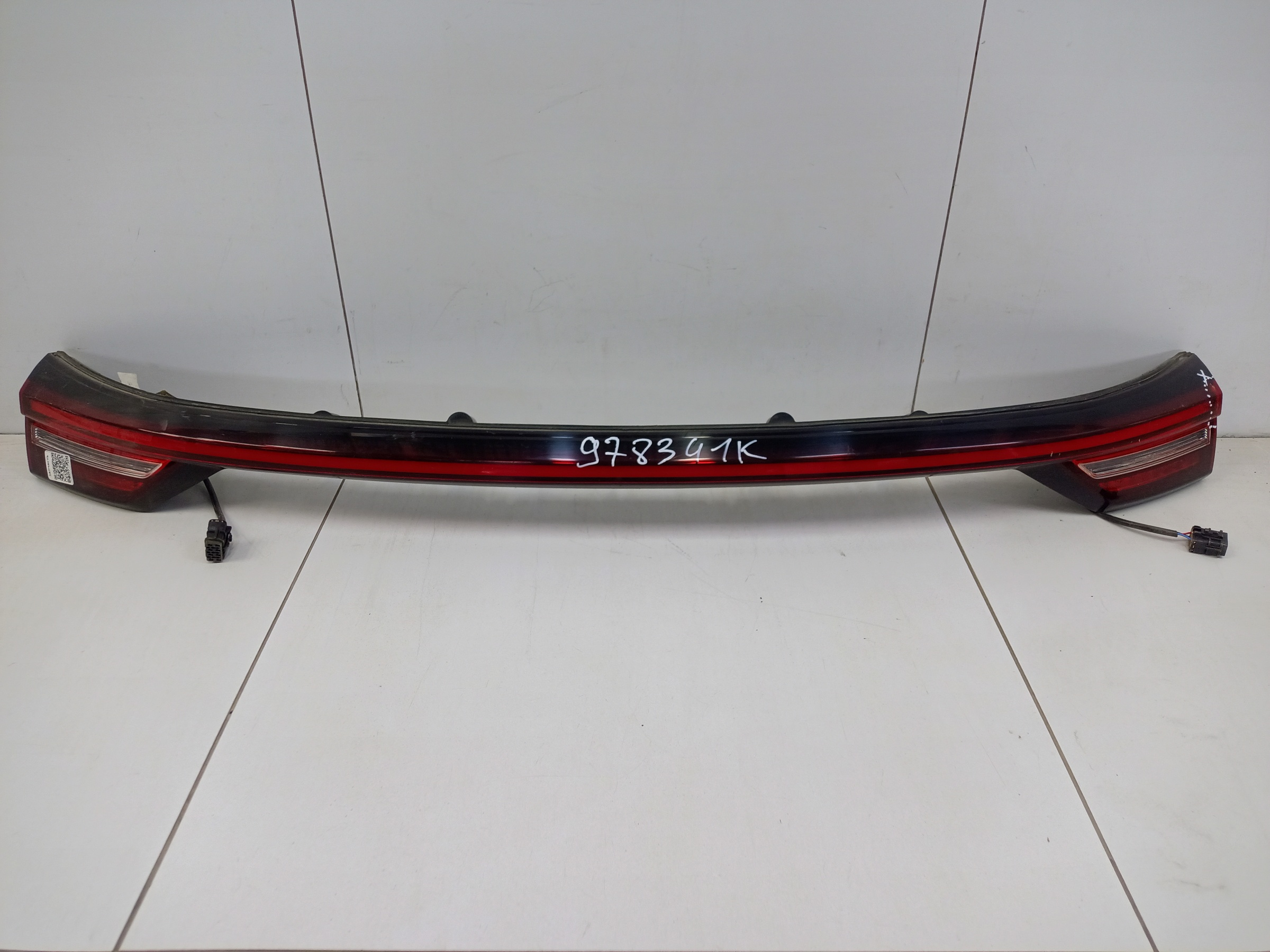 Фонарь задний центральный крышки багажника Москвич 3