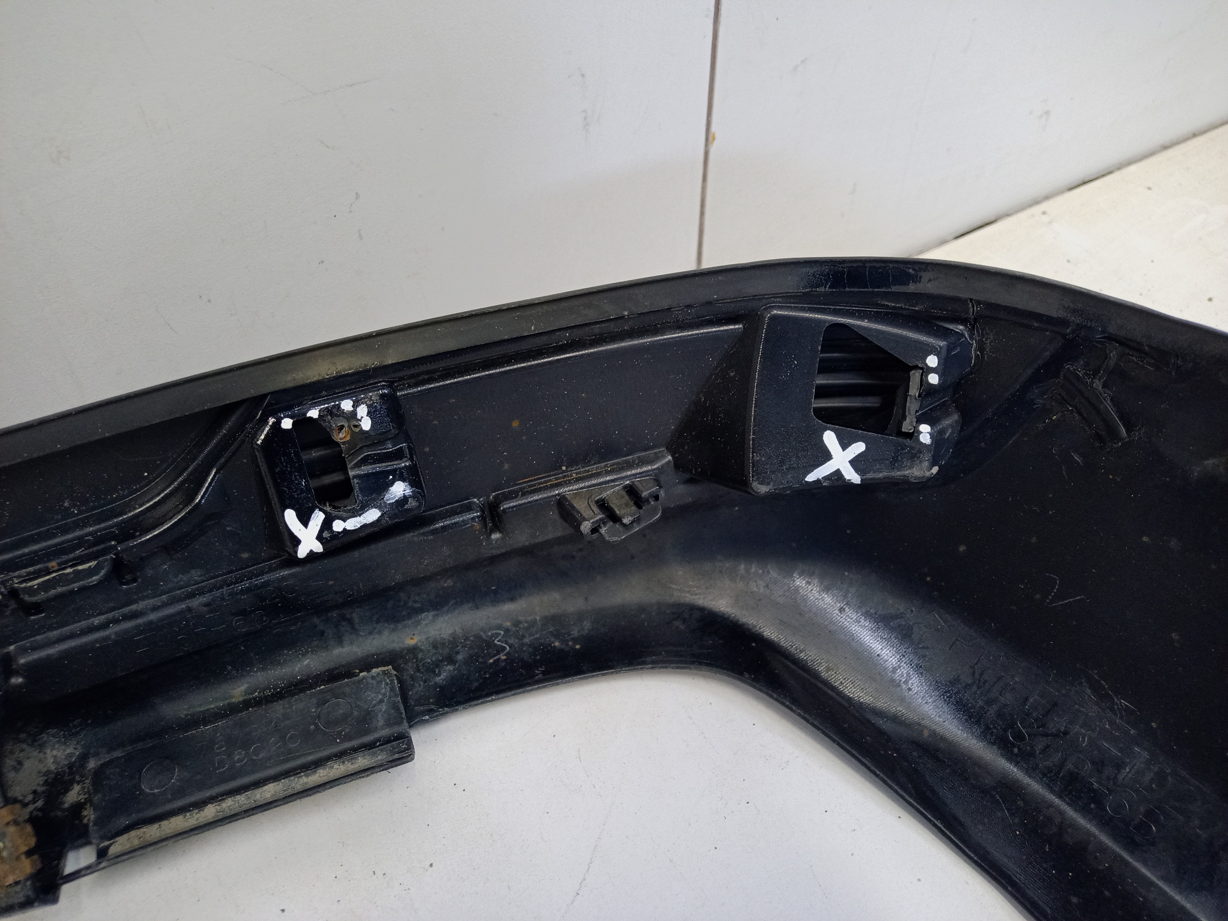 Накладка заднего бампера Toyota Land Cruiser 200 Restail 2 Executive