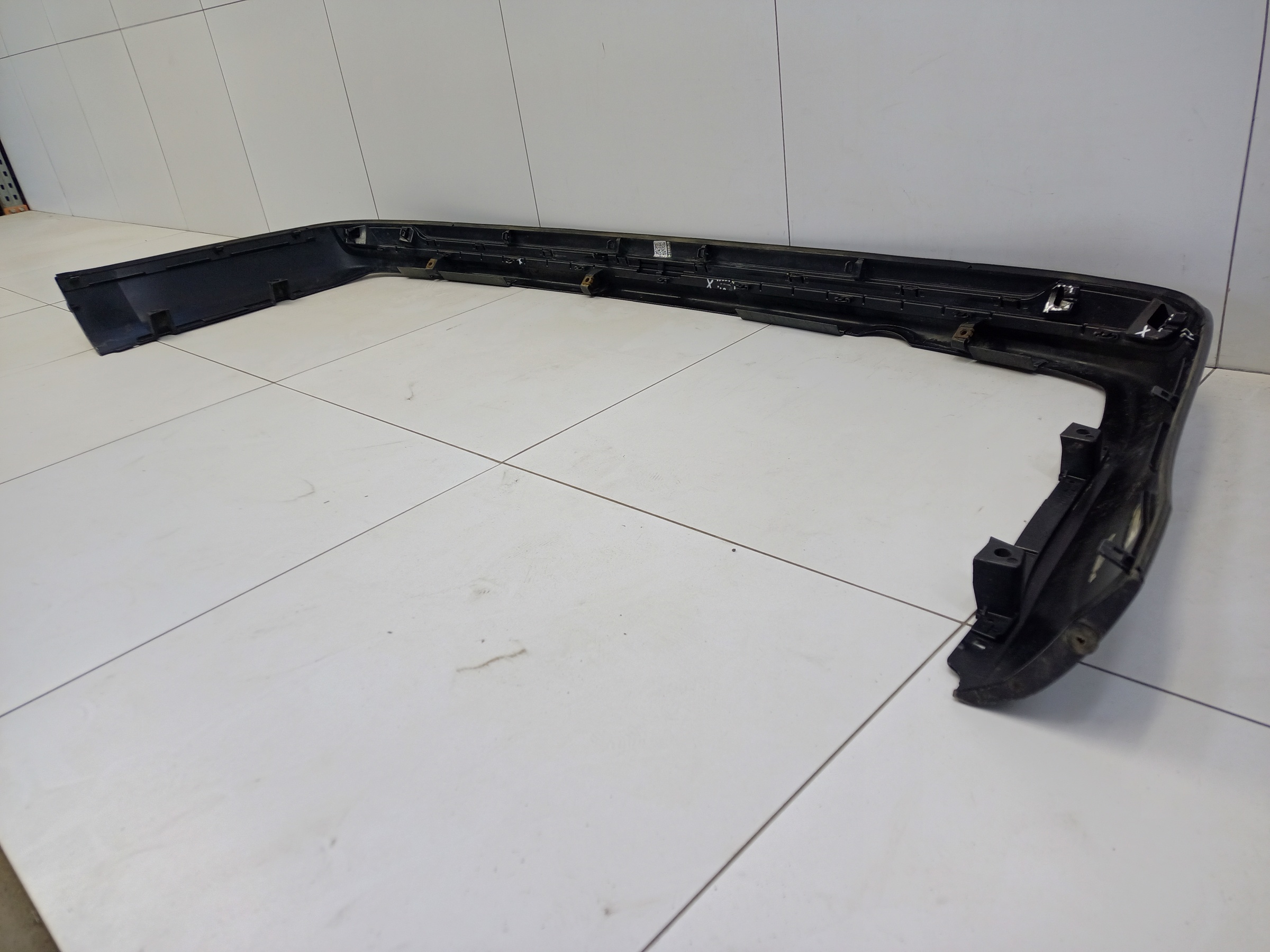 Накладка заднего бампера Toyota Land Cruiser 200 Restail 2 Executive